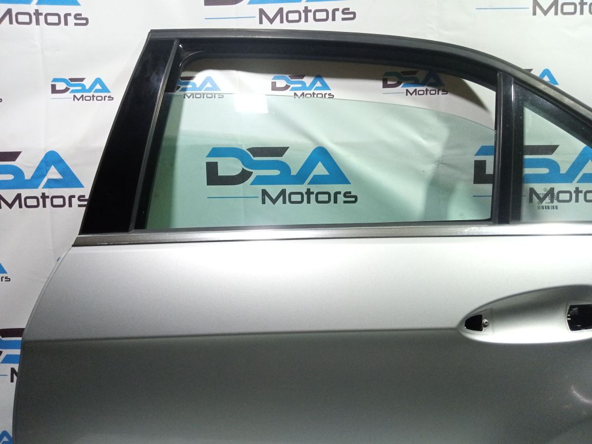 https://gcs.partsauto.market/rn-stockpro.appspot.com/thmbs/userImages/b7628e092085f1f91467af1afb6e7630/part/95756869-68ff-4434-9c26-5297d64874bc_1748353218838.jpg