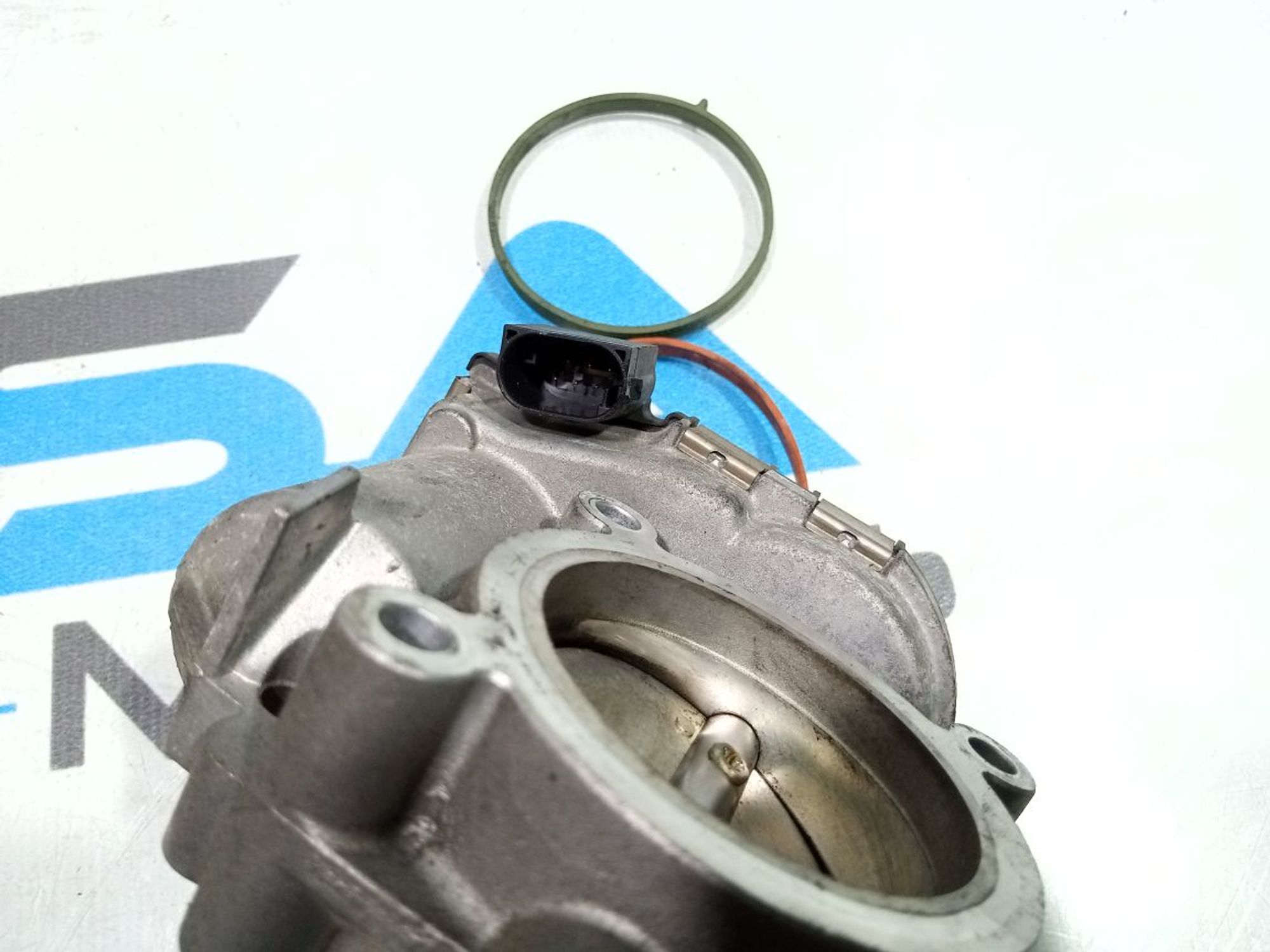 https://gcs.partsauto.market/rn-stockpro.appspot.com/thmbs/userImages/b7628e092085f1f91467af1afb6e7630/part/9587a17f-1eac-4802-a2f1-46fd569757db_1748866721255.jpg