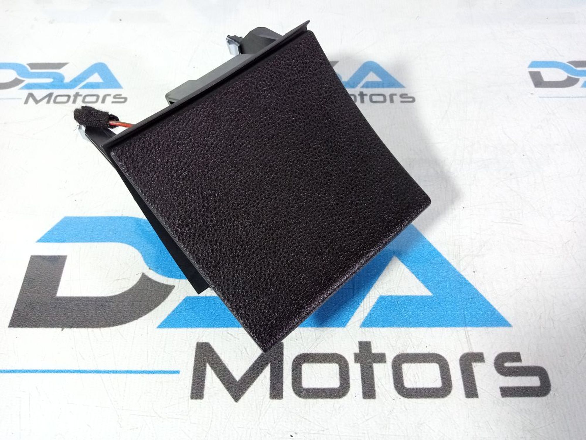 https://gcs.partsauto.market/rn-stockpro.appspot.com/thmbs/userImages/b7628e092085f1f91467af1afb6e7630/part/95ff8a60-3a57-4698-93b1-ee5221d847cd_1747663188261.jpg