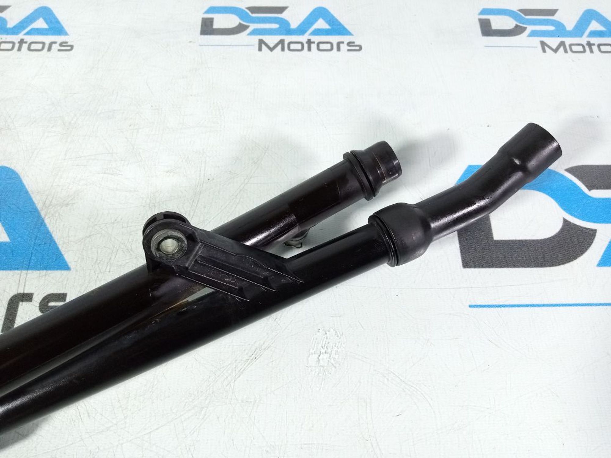 https://gcs.partsauto.market/rn-stockpro.appspot.com/thmbs/userImages/b7628e092085f1f91467af1afb6e7630/part/9715014b-4d3e-425c-bf4c-ee80c21413bb_1747628877978.jpg
