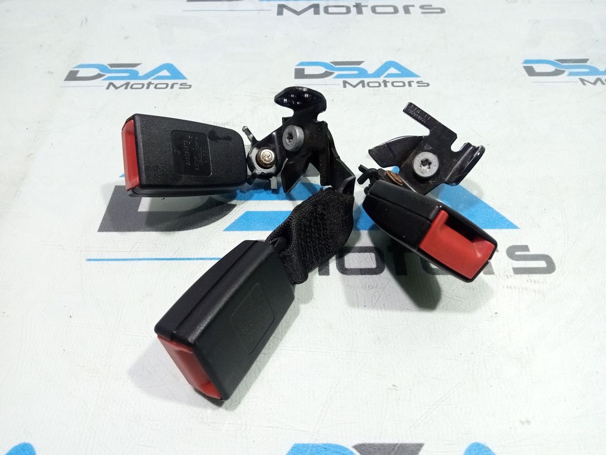 https://gcs.partsauto.market/rn-stockpro.appspot.com/thmbs/userImages/b7628e092085f1f91467af1afb6e7630/part/99070935-51f2-4b94-af6a-e9d482334387_1748849556654.jpg
