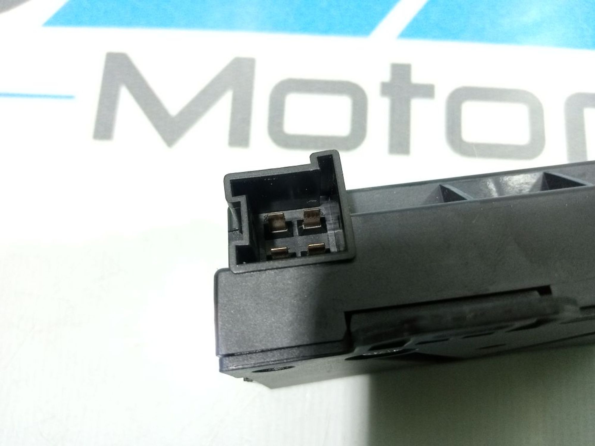 https://gcs.partsauto.market/rn-stockpro.appspot.com/thmbs/userImages/b7628e092085f1f91467af1afb6e7630/part/99ca0941-3104-4b10-b0d2-4e1052fefc43_1748863301599.jpg