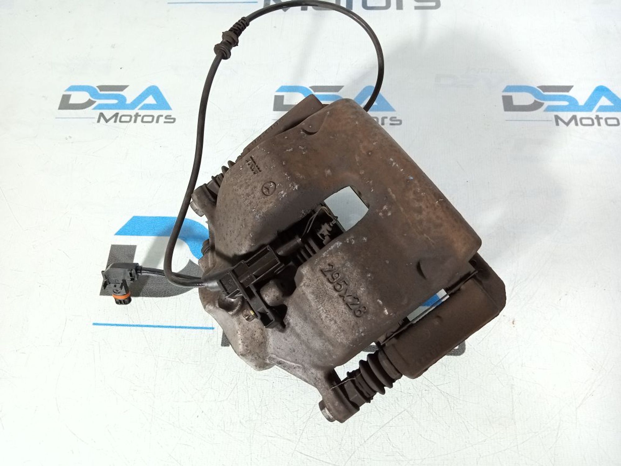 https://gcs.partsauto.market/rn-stockpro.appspot.com/thmbs/userImages/b7628e092085f1f91467af1afb6e7630/part/9af0c517-49af-4181-8453-b4c46d2d16d4_1747335210386.jpg