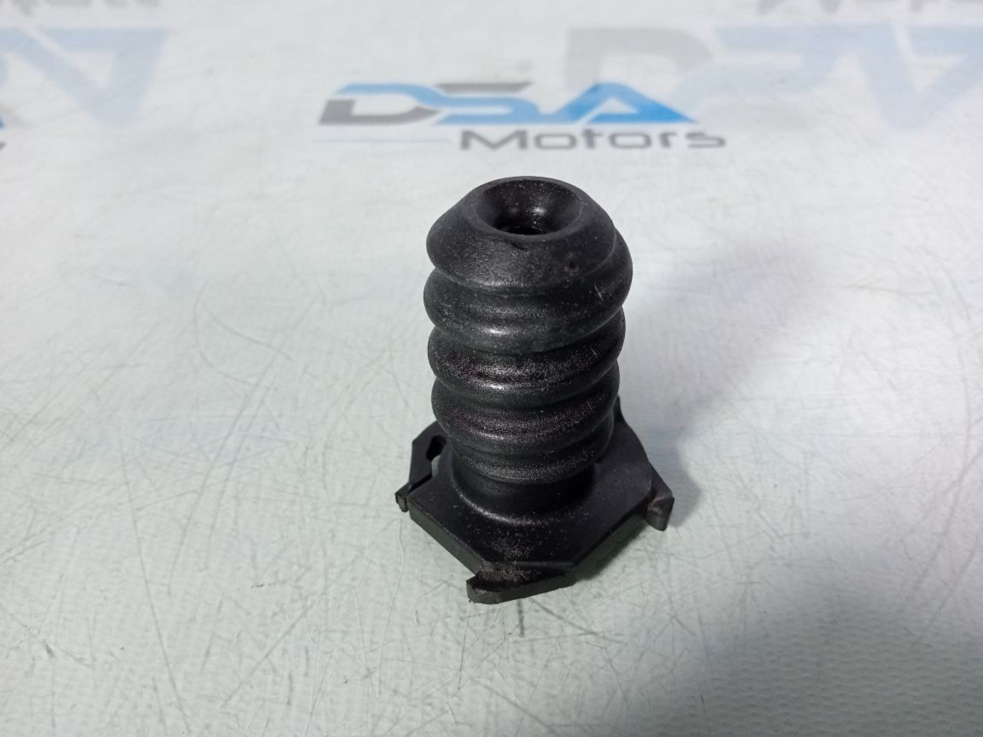 https://gcs.partsauto.market/rn-stockpro.appspot.com/thmbs/userImages/b7628e092085f1f91467af1afb6e7630/part/9afe02d1-0a77-4d5b-a61e-f2811c47439b_1744899070376.jpg