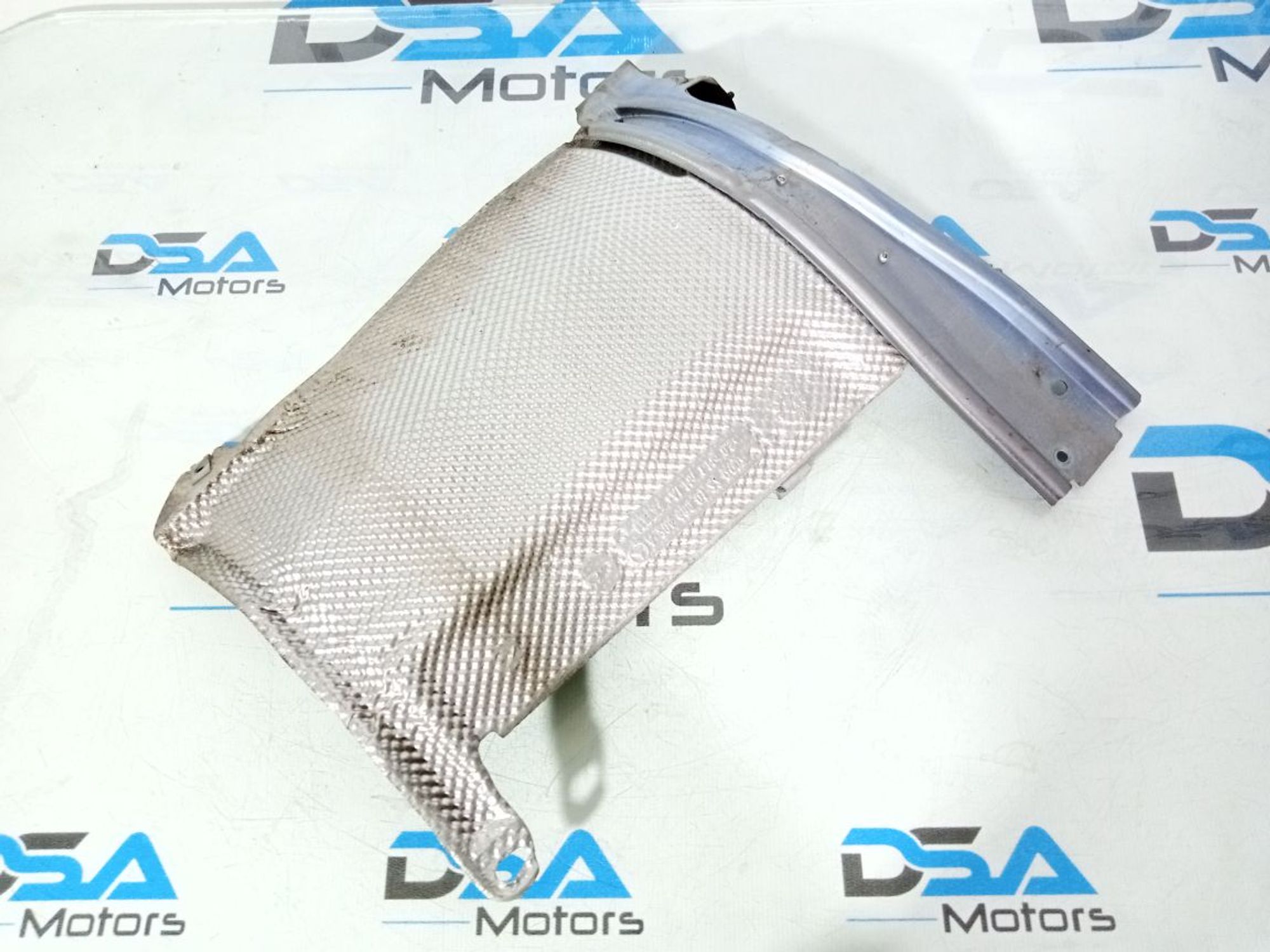 https://gcs.partsauto.market/rn-stockpro.appspot.com/thmbs/userImages/b7628e092085f1f91467af1afb6e7630/part/9bcd3906-0f96-4970-b271-7e2b2575e955_1747395739568.jpg