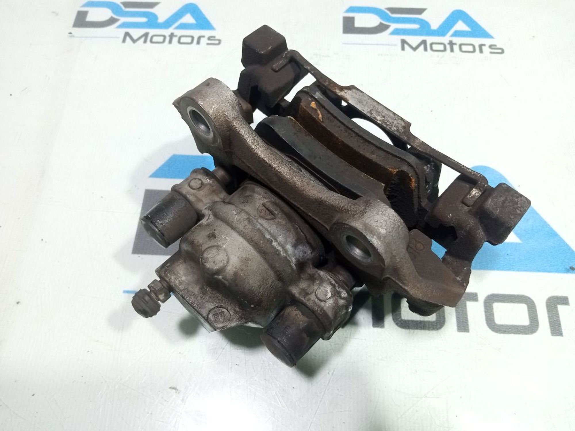https://gcs.partsauto.market/rn-stockpro.appspot.com/thmbs/userImages/b7628e092085f1f91467af1afb6e7630/part/9ce66a18-4655-4e09-ae26-3f11521a943f_1748283415298.jpg
