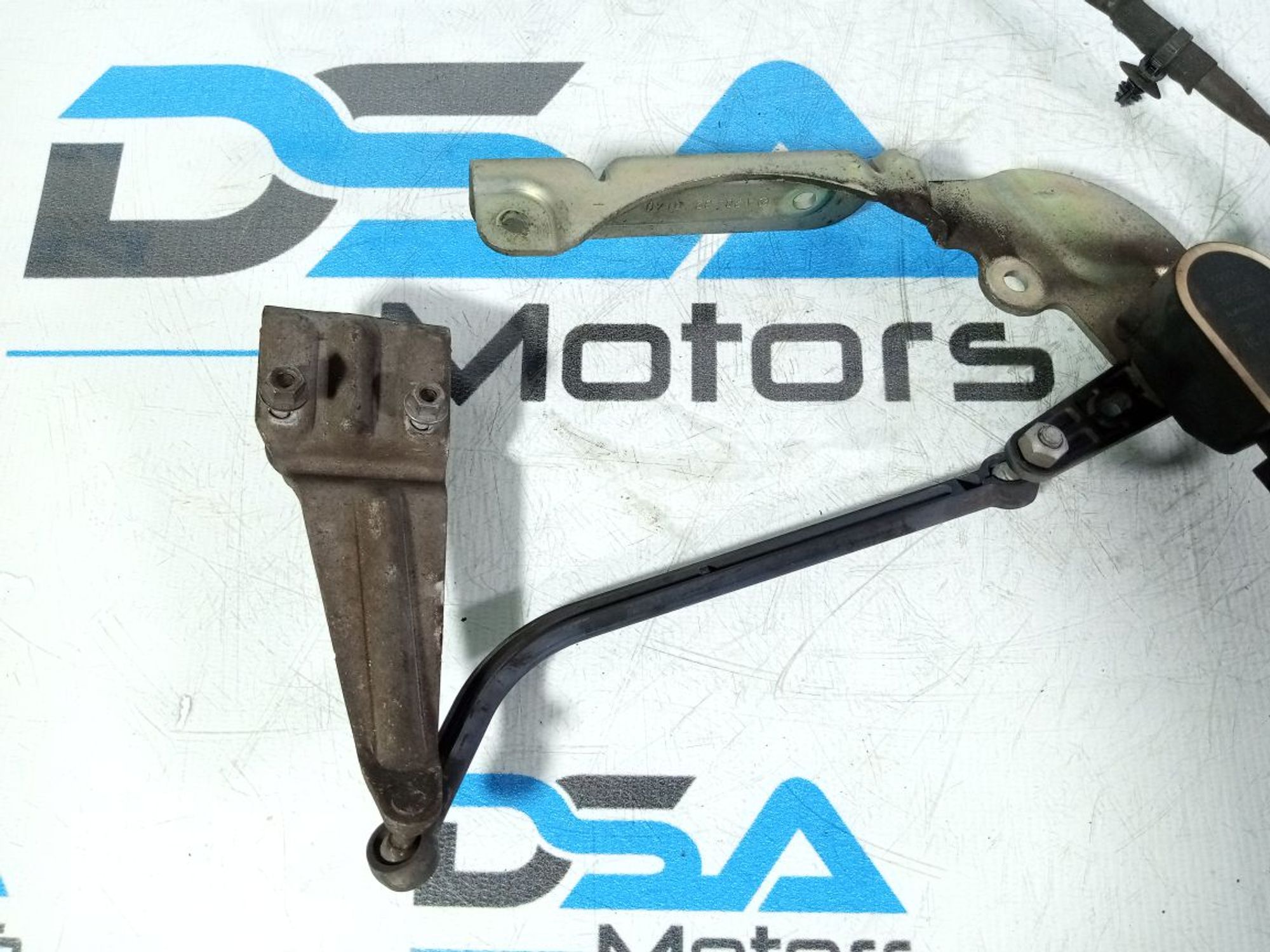 https://gcs.partsauto.market/rn-stockpro.appspot.com/thmbs/userImages/b7628e092085f1f91467af1afb6e7630/part/9dda7987-2992-4b56-ae8a-368a8291ed59_1747630236386.jpg