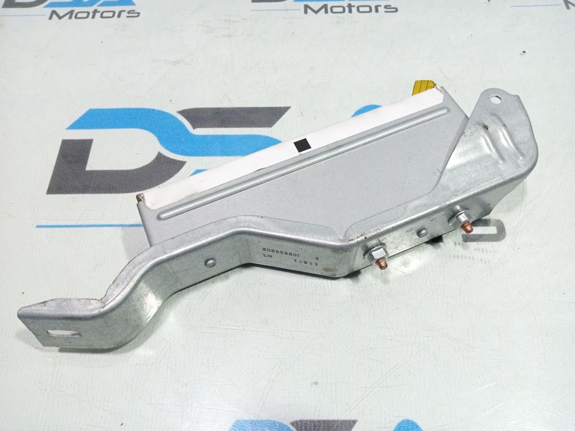https://gcs.partsauto.market/rn-stockpro.appspot.com/thmbs/userImages/b7628e092085f1f91467af1afb6e7630/part/9eca3a94-1d7f-45f0-80e4-db14ac11b443_1748614128423.jpg