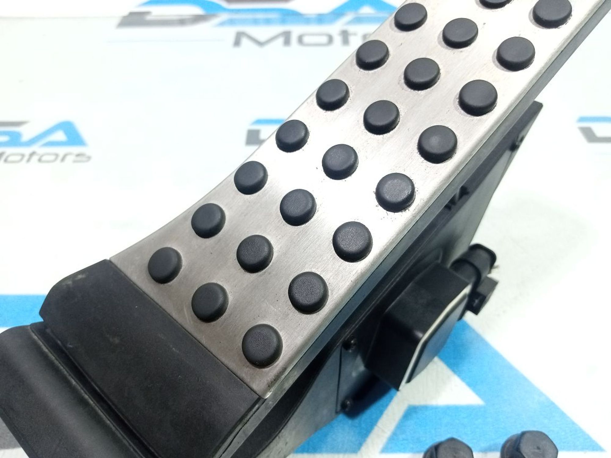 https://gcs.partsauto.market/rn-stockpro.appspot.com/thmbs/userImages/b7628e092085f1f91467af1afb6e7630/part/a1098d68-d2a1-4adb-ae78-2737796844f6_1748868917140.jpg