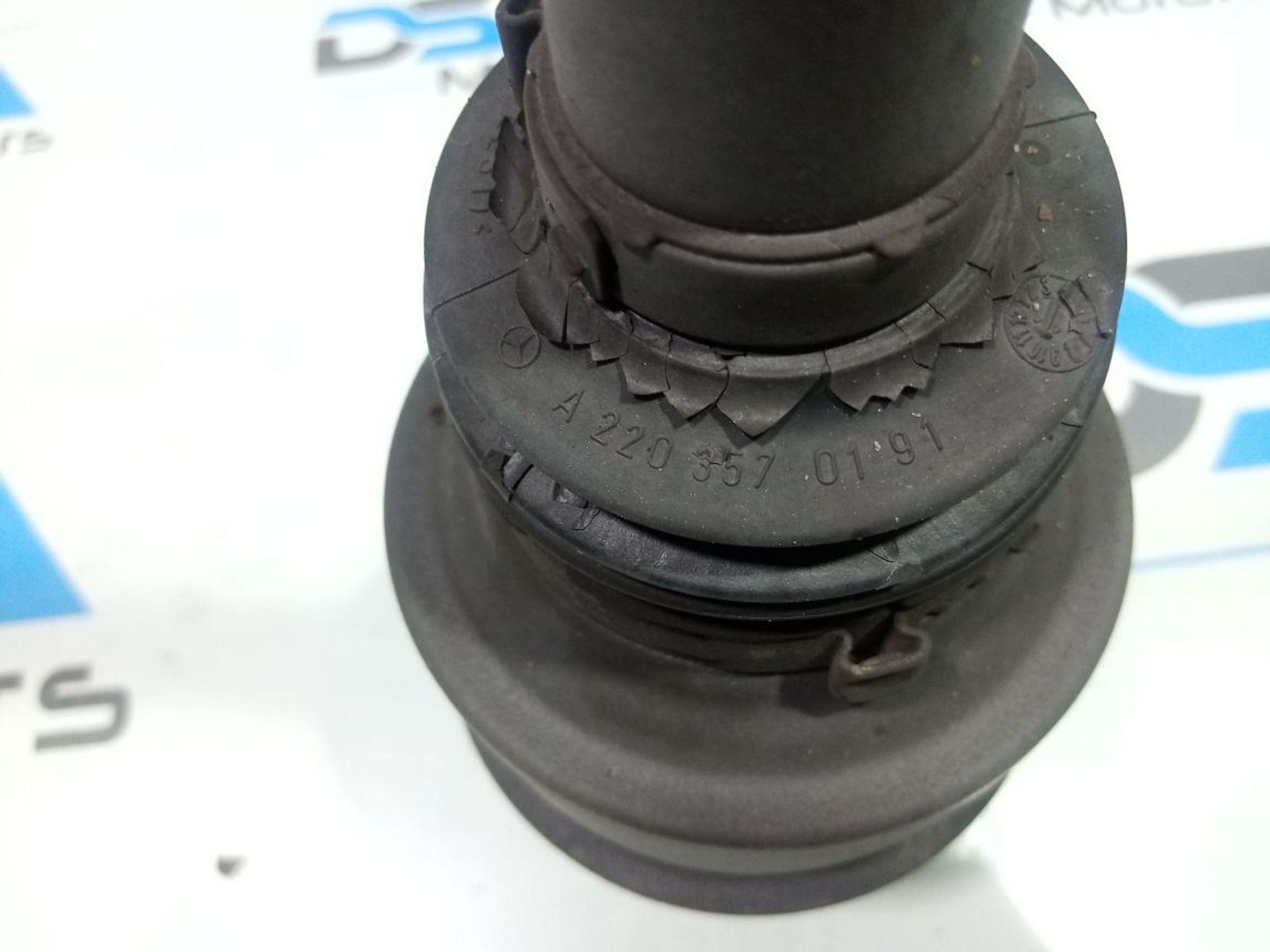 https://gcs.partsauto.market/rn-stockpro.appspot.com/thmbs/userImages/b7628e092085f1f91467af1afb6e7630/part/a4bc4922-5f29-4802-9e58-bc9ac6522ee9_1747897456667.jpg