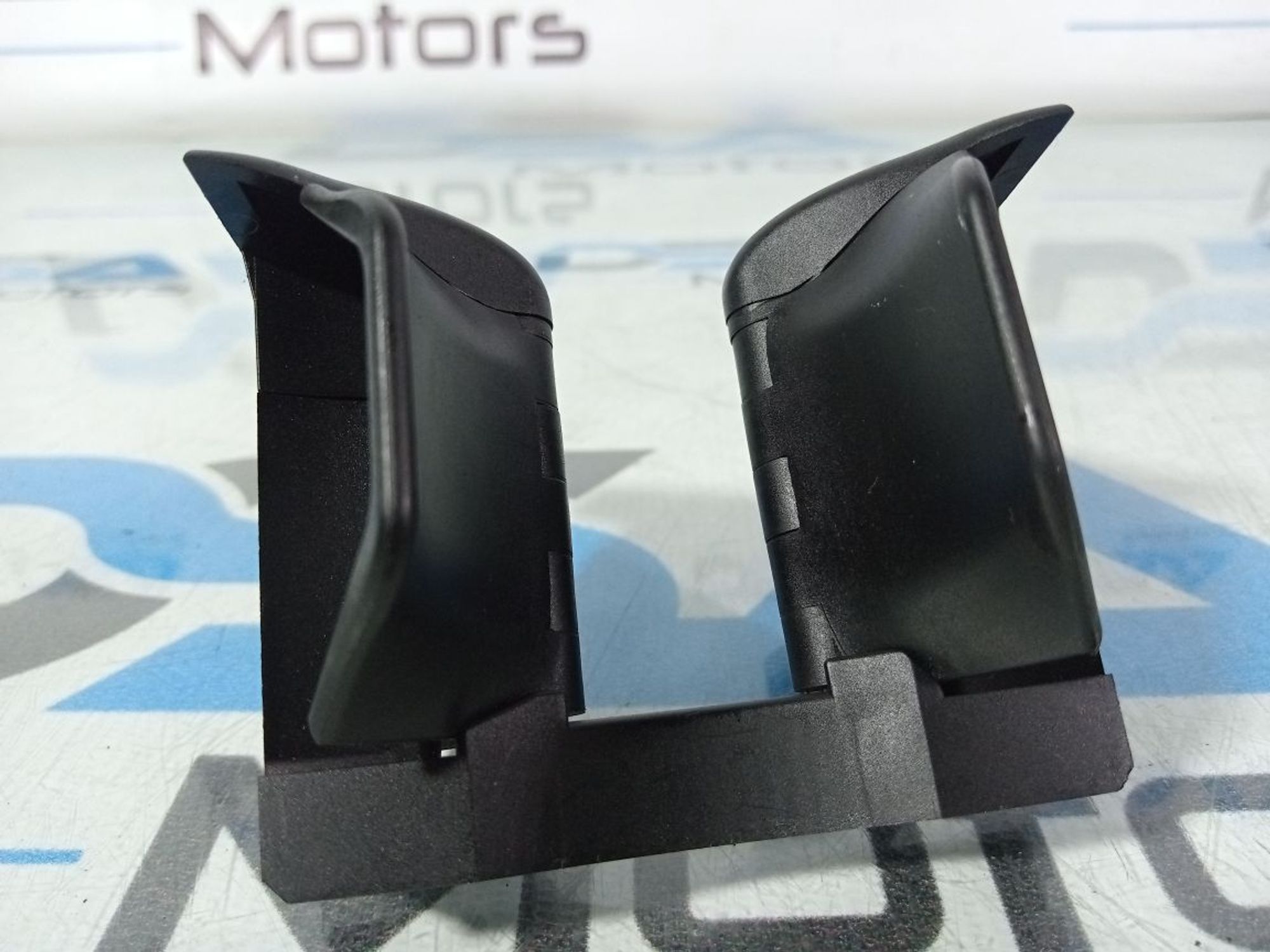 https://gcs.partsauto.market/rn-stockpro.appspot.com/thmbs/userImages/b7628e092085f1f91467af1afb6e7630/part/a7ccfc5c-2edd-47b0-a63a-b3f45d1924a5_1747718107168.jpg