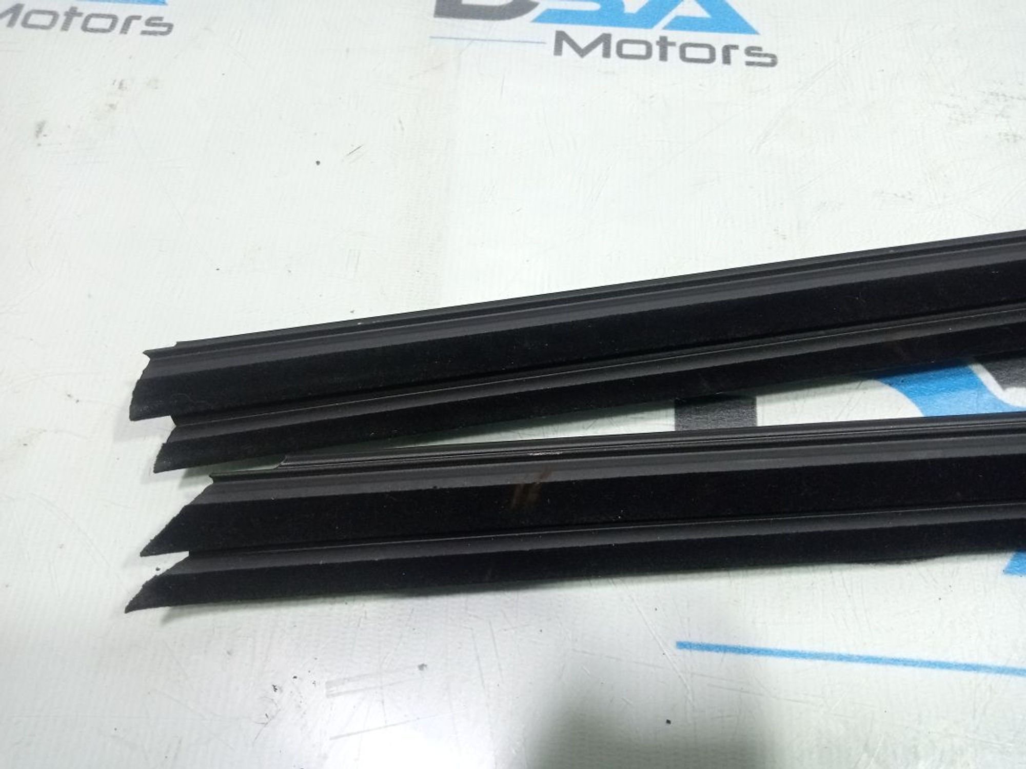 https://gcs.partsauto.market/rn-stockpro.appspot.com/thmbs/userImages/b7628e092085f1f91467af1afb6e7630/part/a869c201-56ac-424b-9d06-8737904ed40d_1748283910815.jpg