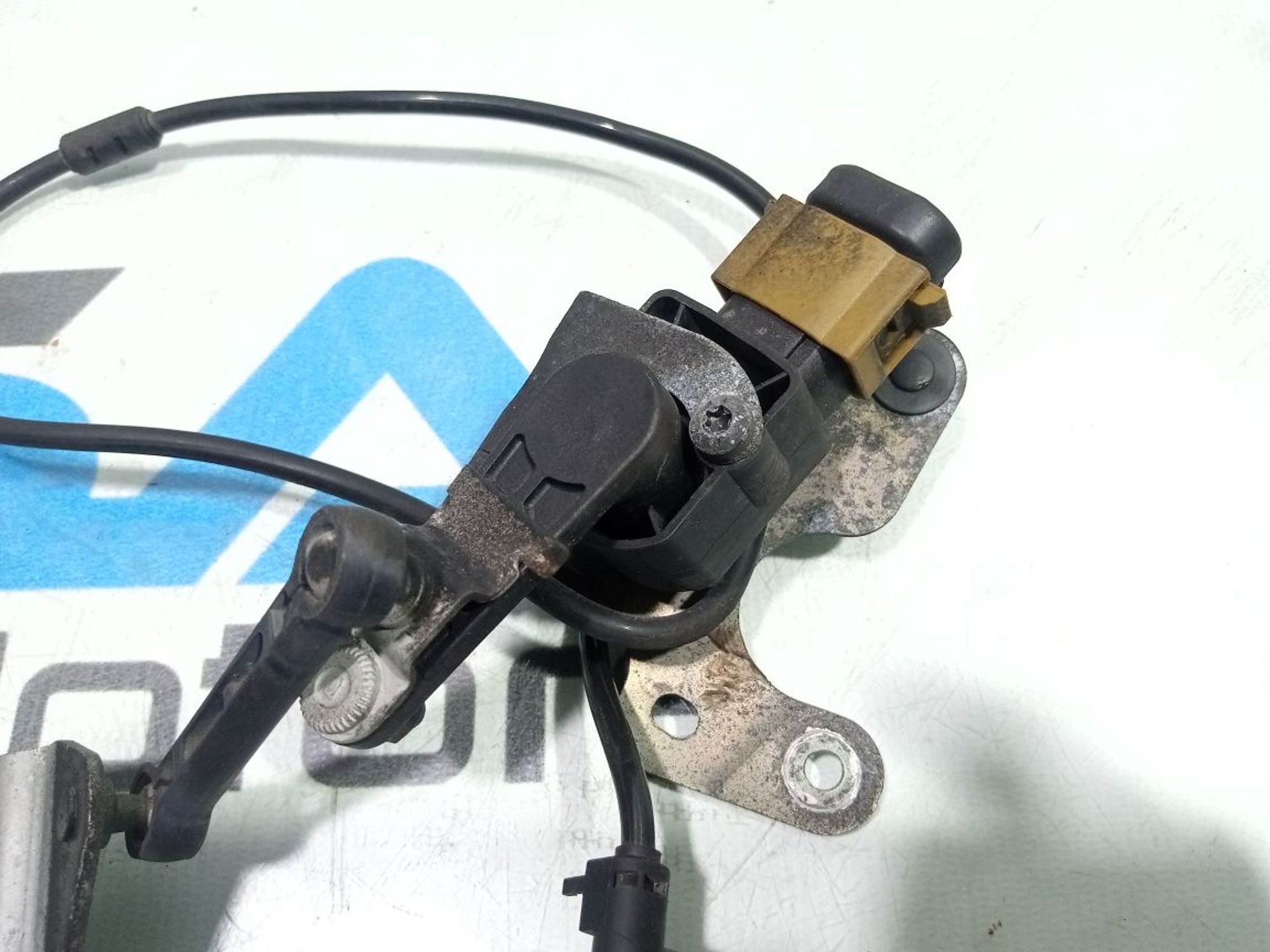 https://gcs.partsauto.market/rn-stockpro.appspot.com/thmbs/userImages/b7628e092085f1f91467af1afb6e7630/part/aa127f4c-9417-4081-a165-ff05c7e9e4b5_1748894645100.jpg
