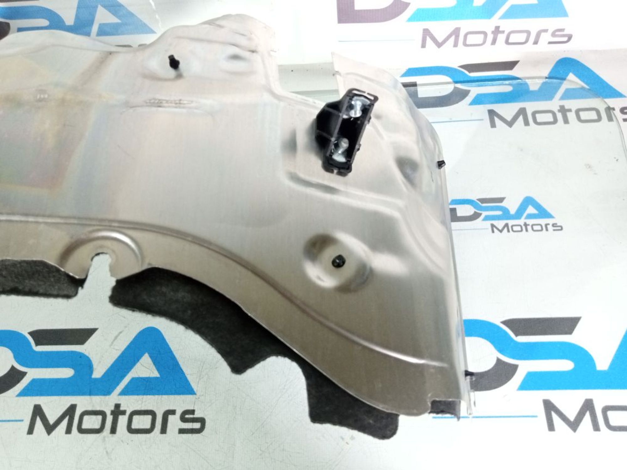 https://gcs.partsauto.market/rn-stockpro.appspot.com/thmbs/userImages/b7628e092085f1f91467af1afb6e7630/part/ab06e018-5402-4077-831e-5f7e38ccb597_1746960214218.jpg