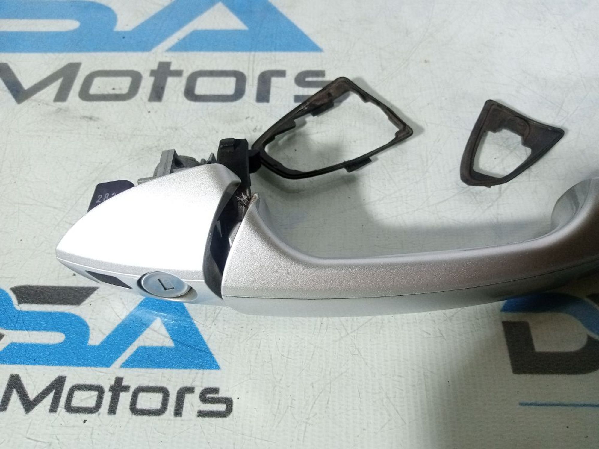 https://gcs.partsauto.market/rn-stockpro.appspot.com/thmbs/userImages/b7628e092085f1f91467af1afb6e7630/part/ae2634ee-ef34-46c8-a2e1-5fa3ec2a96a2_1747339094206.jpg
