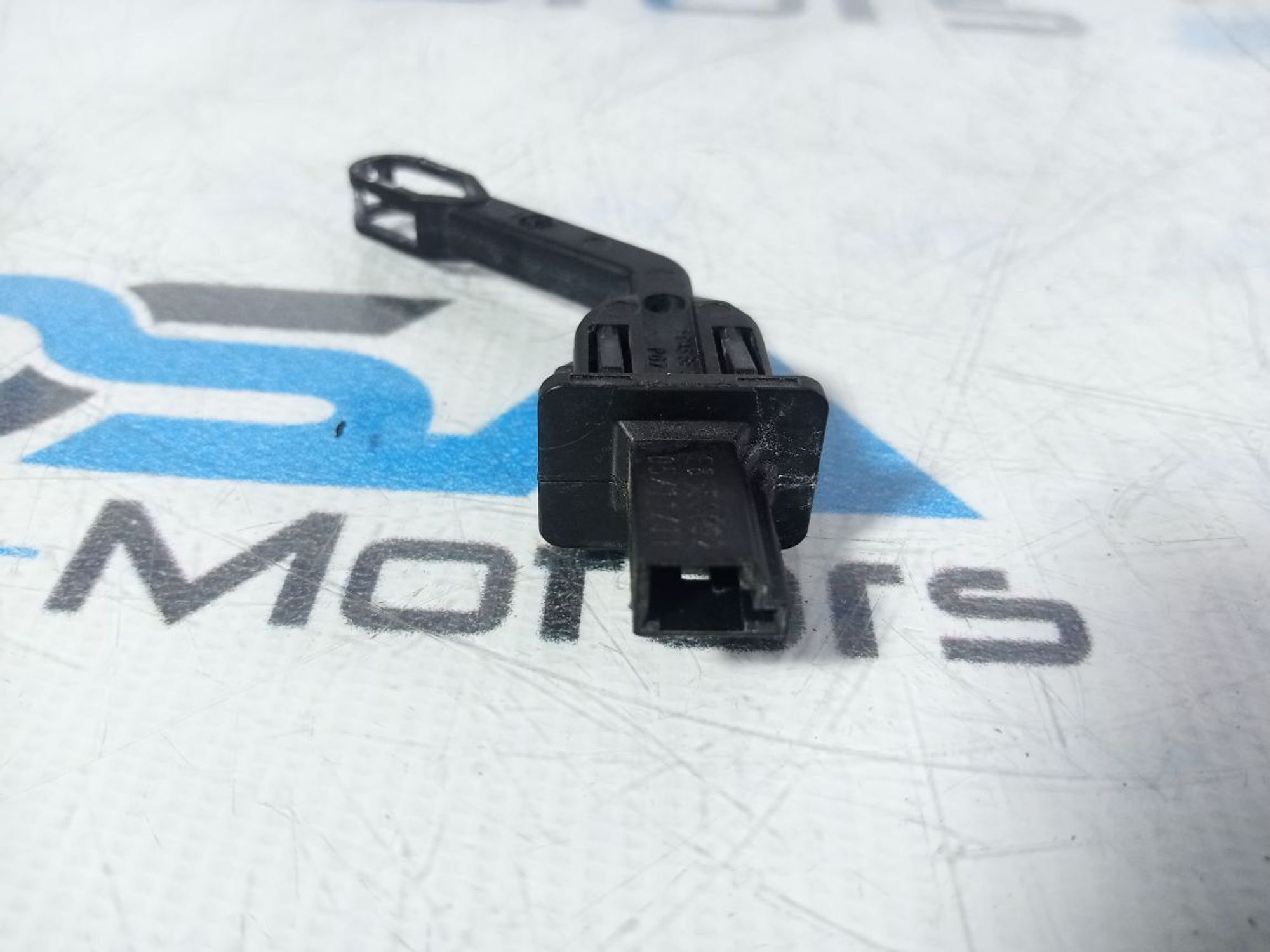 https://gcs.partsauto.market/rn-stockpro.appspot.com/thmbs/userImages/b7628e092085f1f91467af1afb6e7630/part/ae46b540-eda6-4cf4-bcc5-a0709d6a1535_1747058337593.jpg
