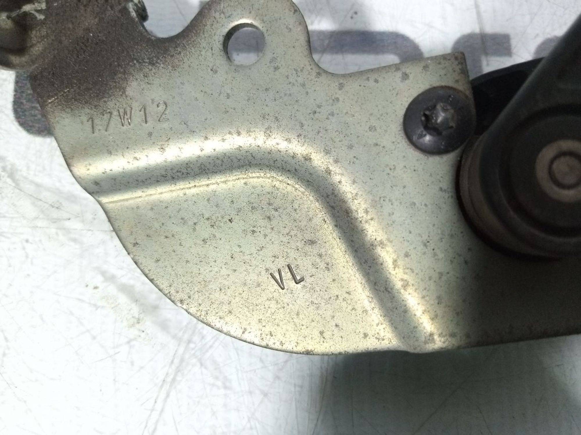 https://gcs.partsauto.market/rn-stockpro.appspot.com/thmbs/userImages/b7628e092085f1f91467af1afb6e7630/part/ae872182-16fb-46a1-8b58-4cebdaa8316e_1747631275594.jpg