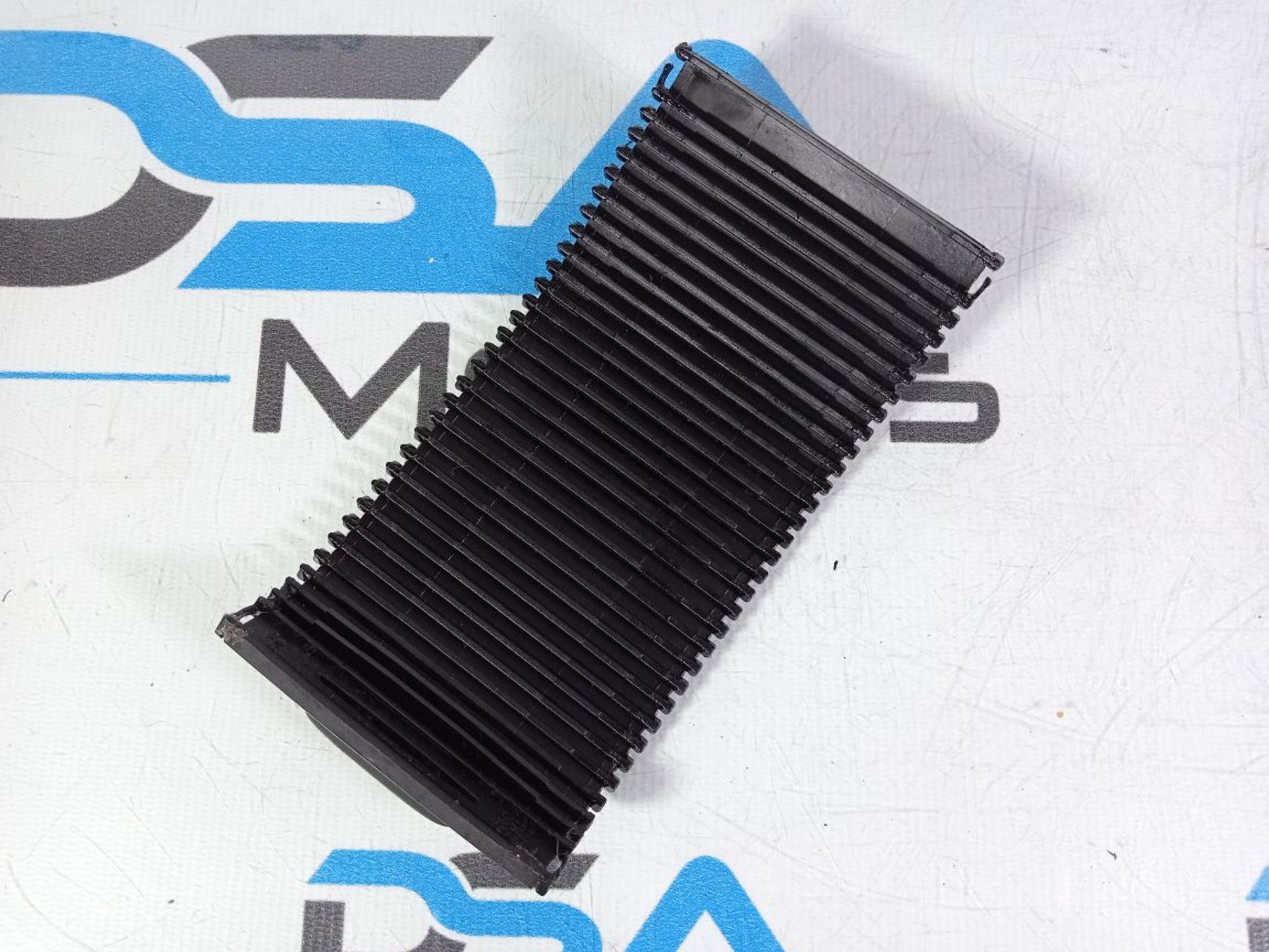 https://gcs.partsauto.market/rn-stockpro.appspot.com/thmbs/userImages/b7628e092085f1f91467af1afb6e7630/part/aeb82538-86b7-4b6d-bbef-a5db865120af_1746001738297.jpg