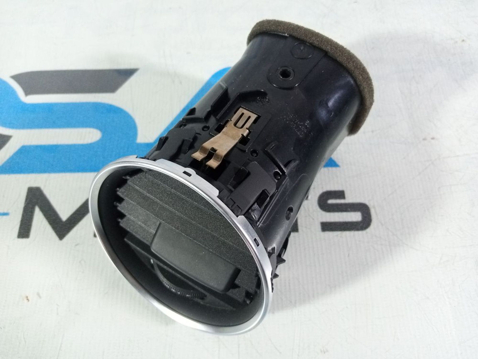 https://gcs.partsauto.market/rn-stockpro.appspot.com/thmbs/userImages/b7628e092085f1f91467af1afb6e7630/part/afd40475-ab8b-4366-9c63-a5b37f620b0f_1742284092091.jpg