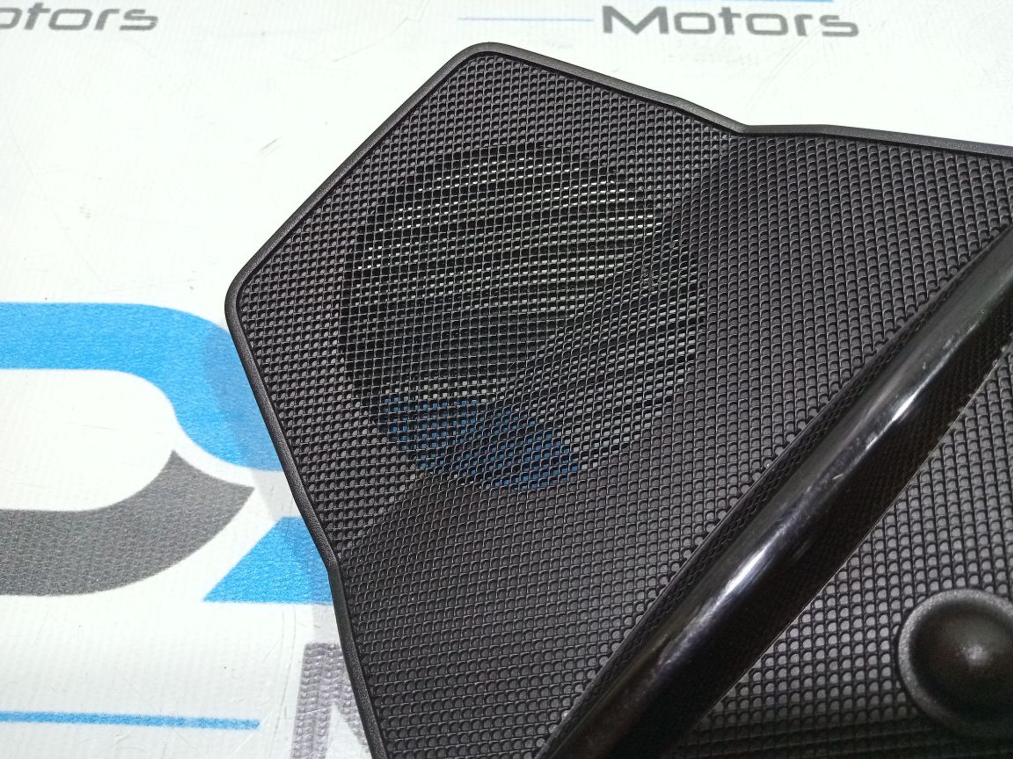 https://gcs.partsauto.market/rn-stockpro.appspot.com/thmbs/userImages/b7628e092085f1f91467af1afb6e7630/part/b03b6a4a-2987-4d5c-b460-c97a5b223f28_1748161378520.jpg
