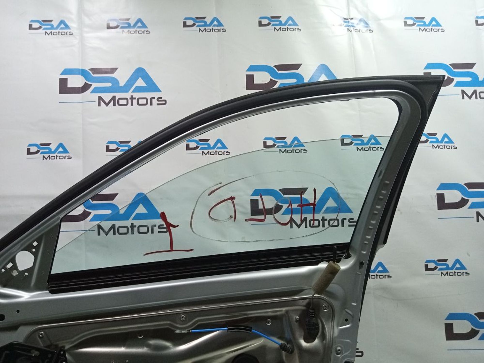 https://gcs.partsauto.market/rn-stockpro.appspot.com/thmbs/userImages/b7628e092085f1f91467af1afb6e7630/part/b23aaf6a-d371-48e8-80a3-0ad526c72d1a_1748353067604.jpg