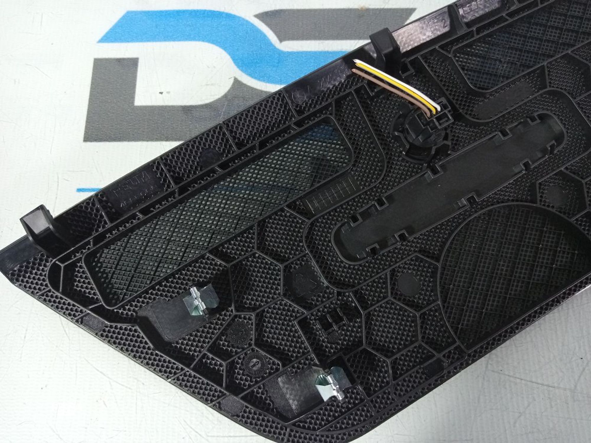 https://gcs.partsauto.market/rn-stockpro.appspot.com/thmbs/userImages/b7628e092085f1f91467af1afb6e7630/part/b3261ec5-3d62-4d0d-a145-9c1dd566dac0_1747662518359.jpg