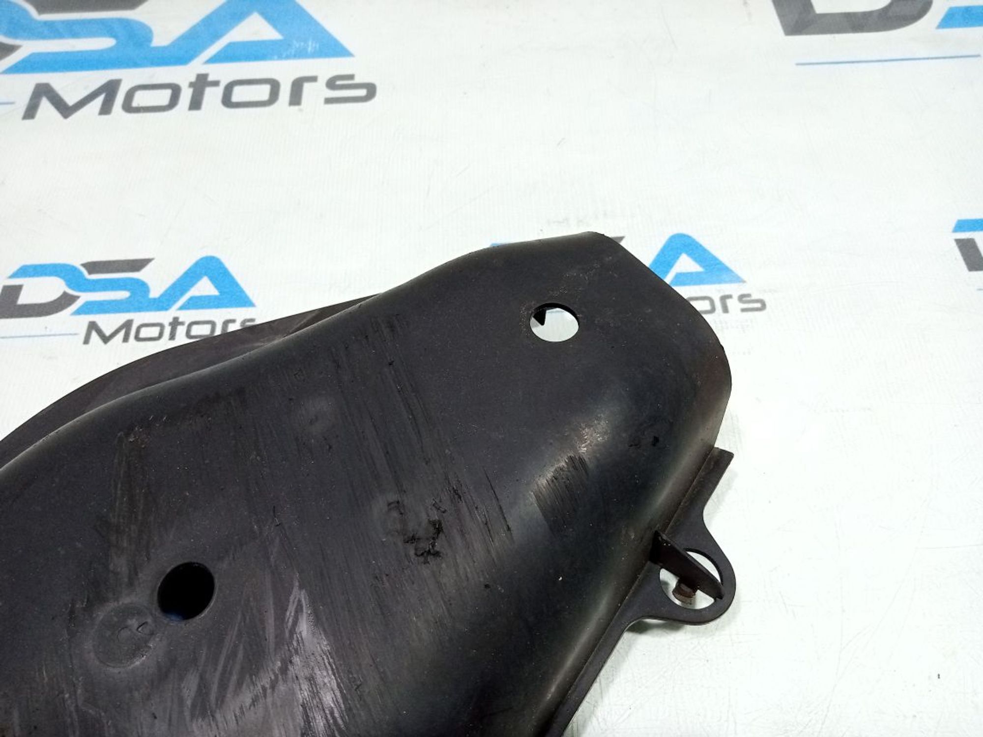 https://gcs.partsauto.market/rn-stockpro.appspot.com/thmbs/userImages/b7628e092085f1f91467af1afb6e7630/part/b5acfb0f-54b3-41c1-9a65-a03ab2a28795_1748161870134.jpg