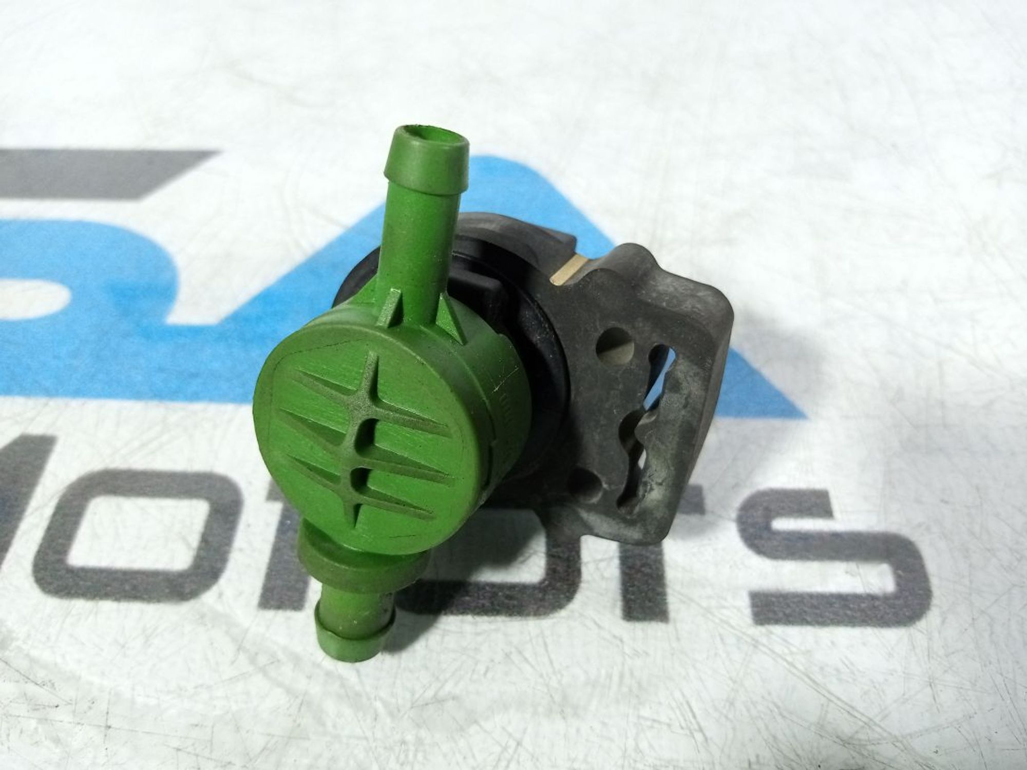 https://gcs.partsauto.market/rn-stockpro.appspot.com/thmbs/userImages/b7628e092085f1f91467af1afb6e7630/part/b6ac6822-2b74-4559-aa53-7c96b91d2ce2_1747631324684.jpg