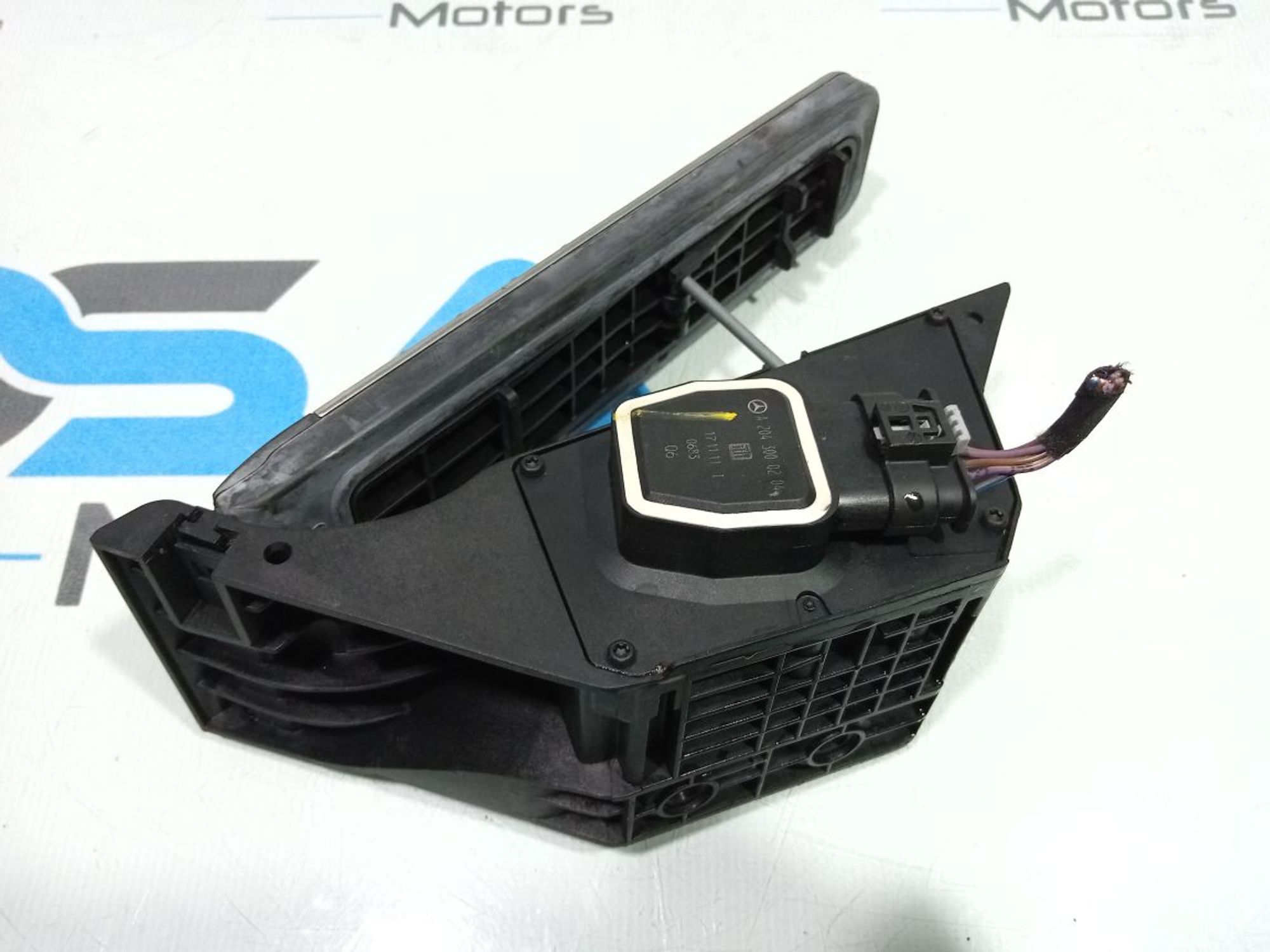 https://gcs.partsauto.market/rn-stockpro.appspot.com/thmbs/userImages/b7628e092085f1f91467af1afb6e7630/part/b727a01d-a623-4c9e-8452-53e321a6e196_1748160942703.jpg