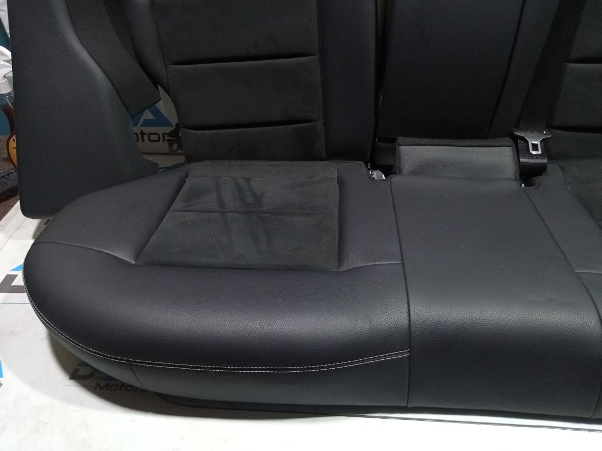 https://gcs.partsauto.market/rn-stockpro.appspot.com/thmbs/userImages/b7628e092085f1f91467af1afb6e7630/part/b93bd432-7a7d-4e7a-8702-75f1780aac40_1749037446258.jpg