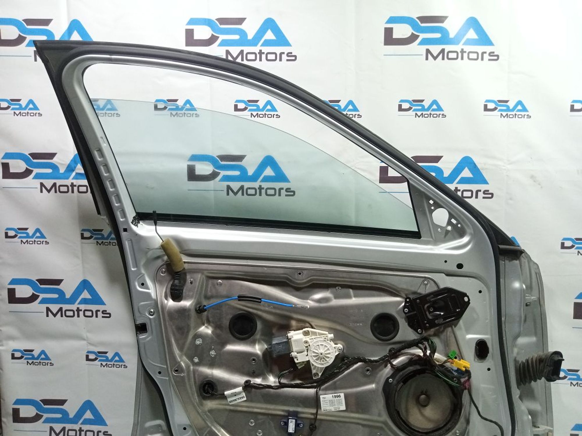 https://gcs.partsauto.market/rn-stockpro.appspot.com/thmbs/userImages/b7628e092085f1f91467af1afb6e7630/part/bc6f6359-ed66-4fbb-9460-dfd46ef1bc2b_1748353190604.jpg