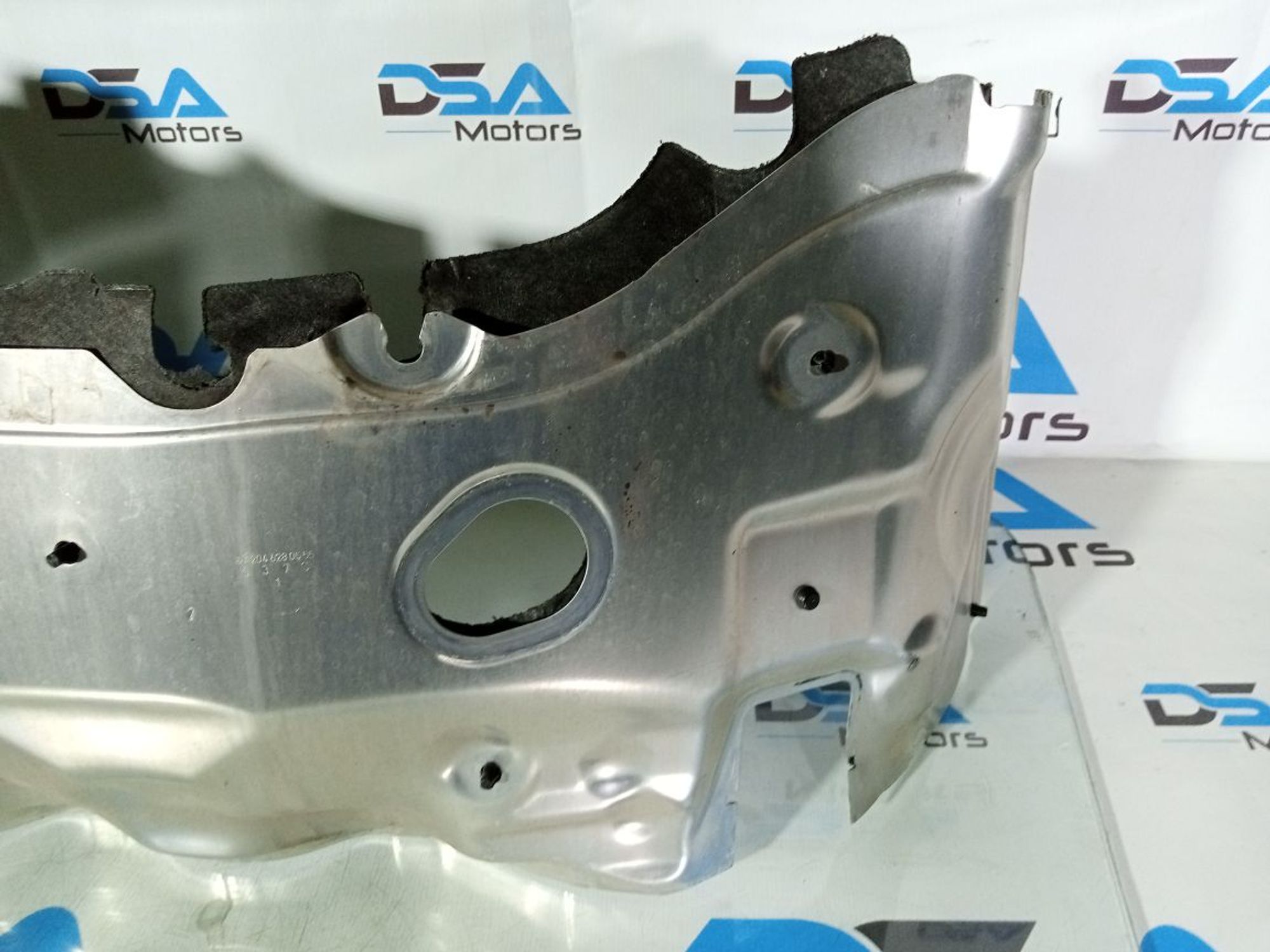 https://gcs.partsauto.market/rn-stockpro.appspot.com/thmbs/userImages/b7628e092085f1f91467af1afb6e7630/part/bf70c8c4-39ef-483e-854a-49e323c5d257_1747395726284.jpg