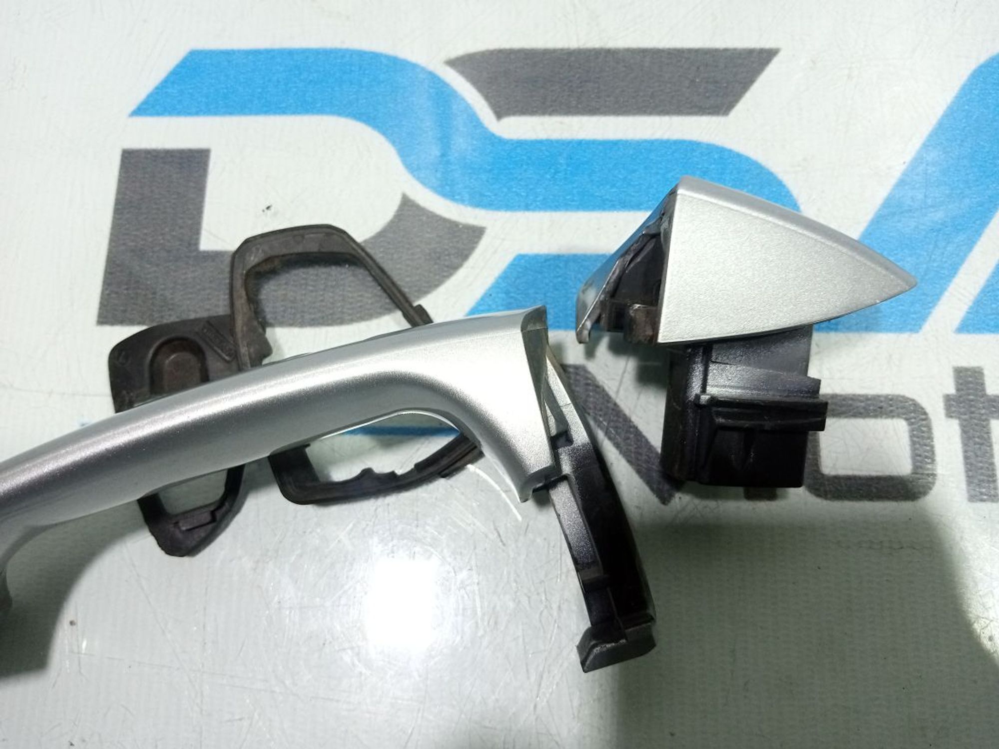 https://gcs.partsauto.market/rn-stockpro.appspot.com/thmbs/userImages/b7628e092085f1f91467af1afb6e7630/part/bf7650fc-d921-4f14-96a9-6ce5aeba17da_1748849999693.jpg