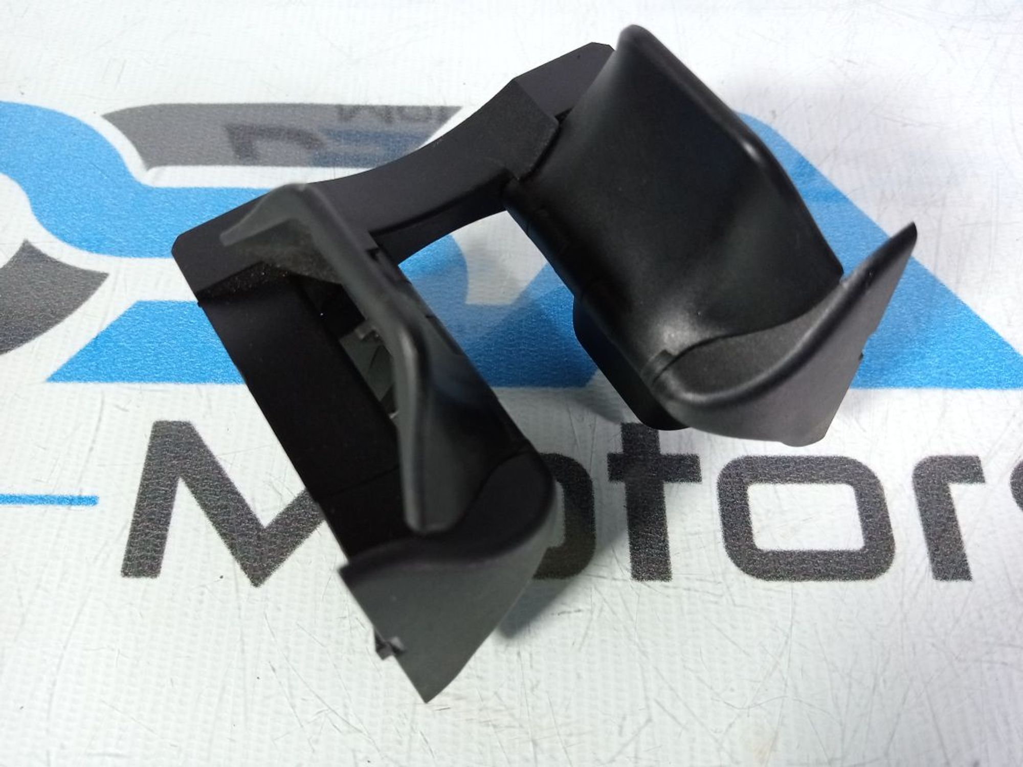 https://gcs.partsauto.market/rn-stockpro.appspot.com/thmbs/userImages/b7628e092085f1f91467af1afb6e7630/part/bfa96bc6-5737-4b92-bbe0-9eaa9bd30470_1746001834450.jpg