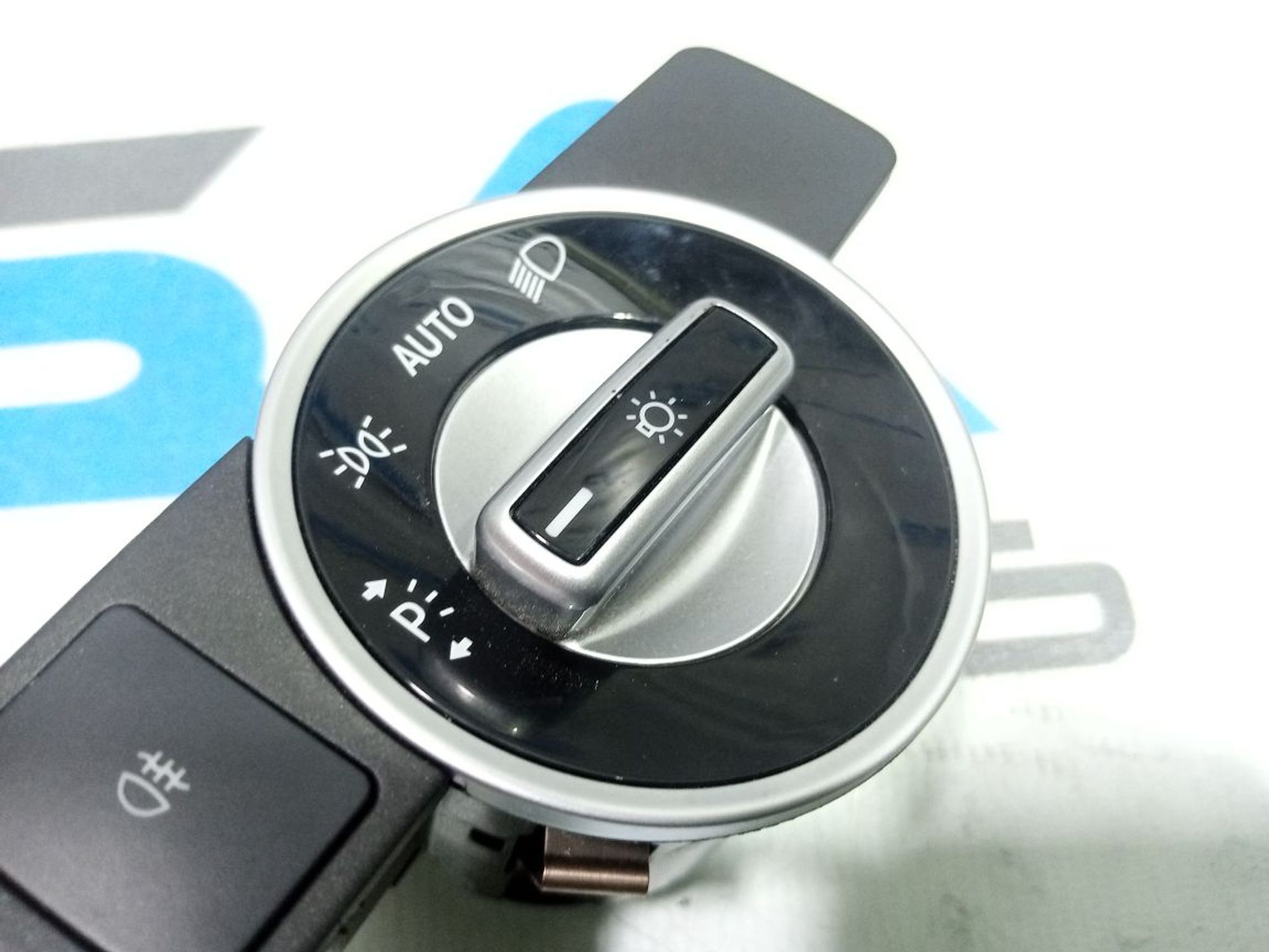 https://gcs.partsauto.market/rn-stockpro.appspot.com/thmbs/userImages/b7628e092085f1f91467af1afb6e7630/part/c0298dfe-ecd0-4d33-bf84-52f4a01e2cf1_1748887792469.jpg