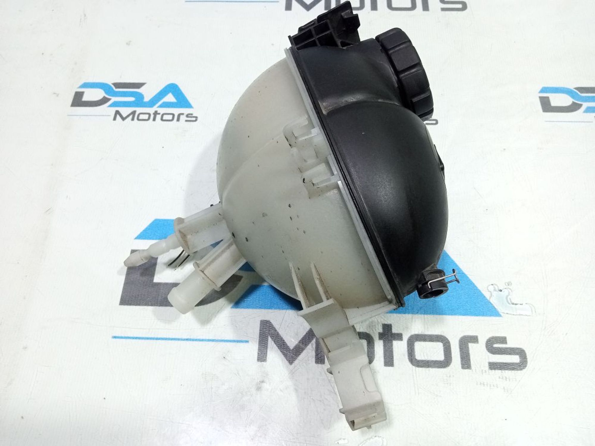 https://gcs.partsauto.market/rn-stockpro.appspot.com/thmbs/userImages/b7628e092085f1f91467af1afb6e7630/part/c19ba25c-ef3e-421b-bb74-c3a5ef98187a_1748862853473.jpg