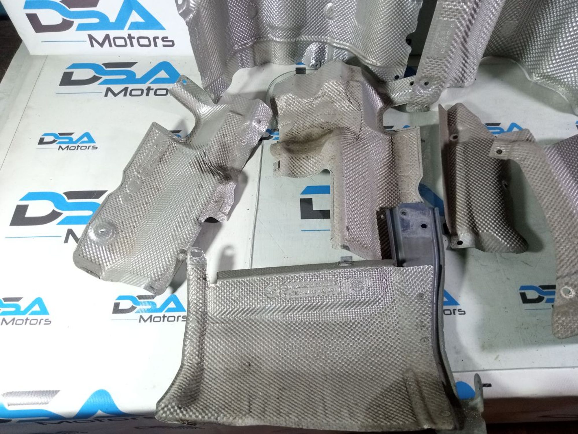 https://gcs.partsauto.market/rn-stockpro.appspot.com/thmbs/userImages/b7628e092085f1f91467af1afb6e7630/part/c31b8128-645d-40fd-9d5b-5a4e165e5f21_1741773188053.jpg