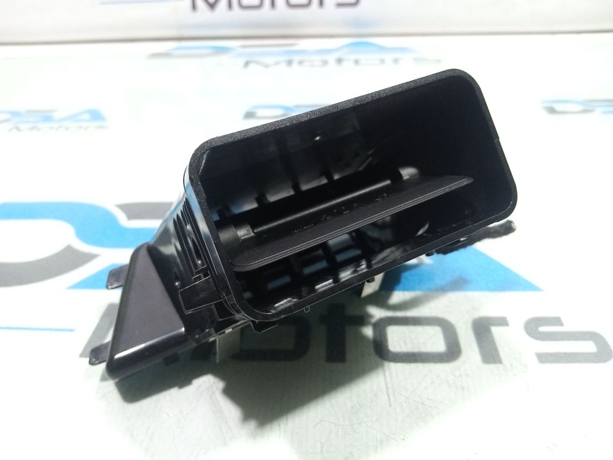 https://gcs.partsauto.market/rn-stockpro.appspot.com/thmbs/userImages/b7628e092085f1f91467af1afb6e7630/part/c41bc2b7-fd1d-4e18-933b-48e7d24d3cb1_1748879765573.jpg