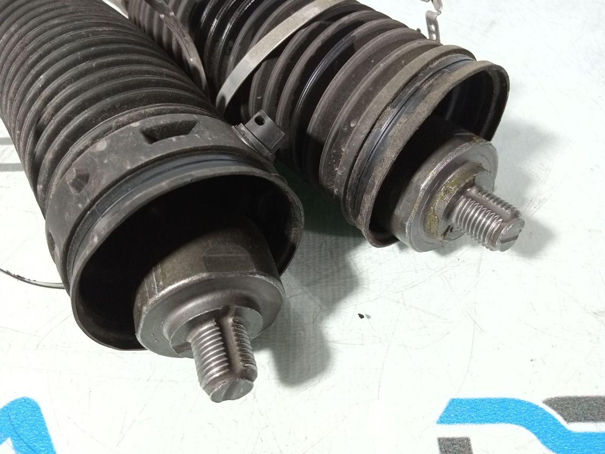 https://gcs.partsauto.market/rn-stockpro.appspot.com/thmbs/userImages/b7628e092085f1f91467af1afb6e7630/part/c568468e-d64f-49c1-b9c8-cd94ff42ea73_1747469313292.jpg