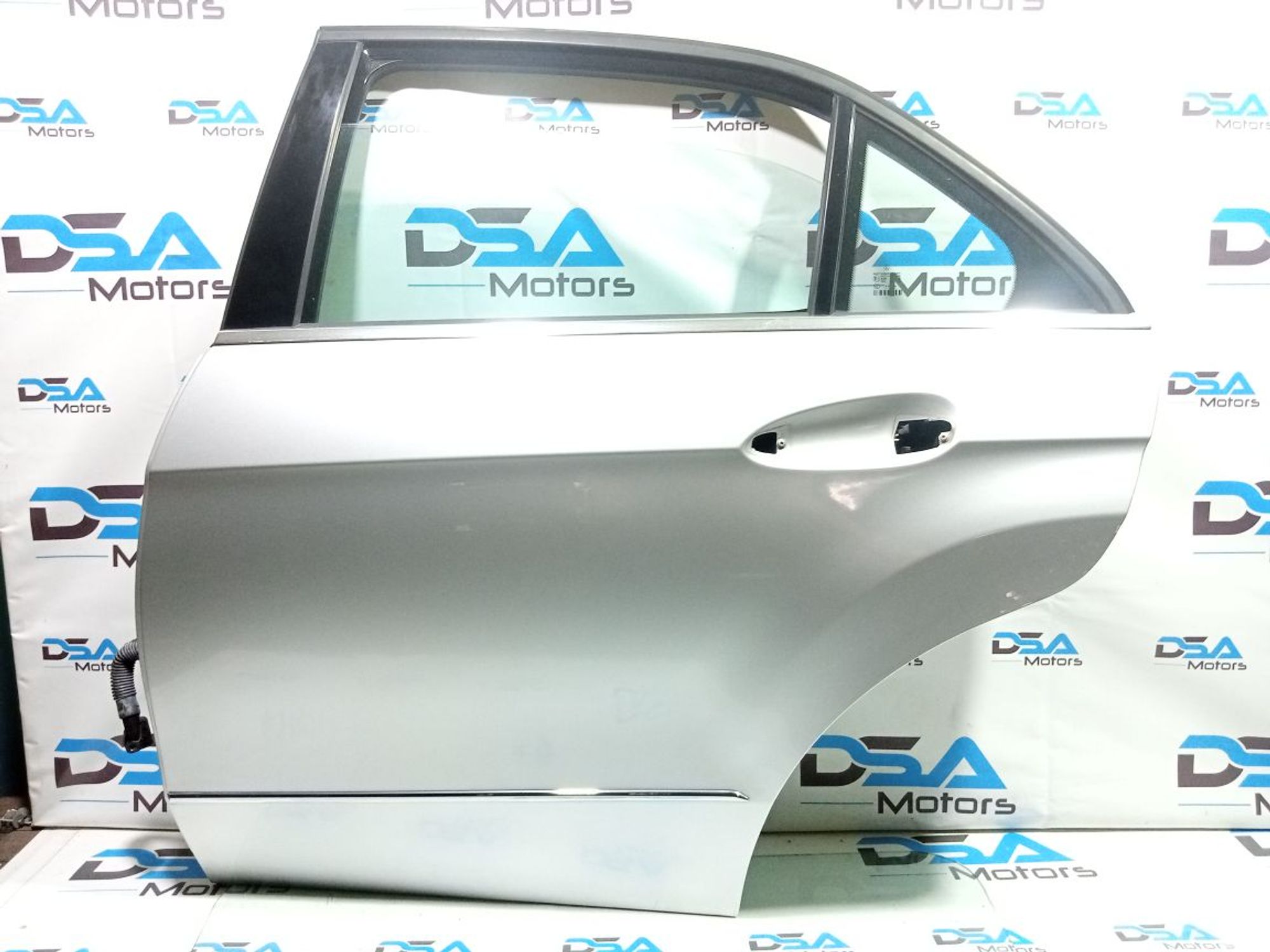 https://gcs.partsauto.market/rn-stockpro.appspot.com/thmbs/userImages/b7628e092085f1f91467af1afb6e7630/part/c7b4ed99-65c9-405f-90b3-7dad35c6e59c_1748353215394.jpg