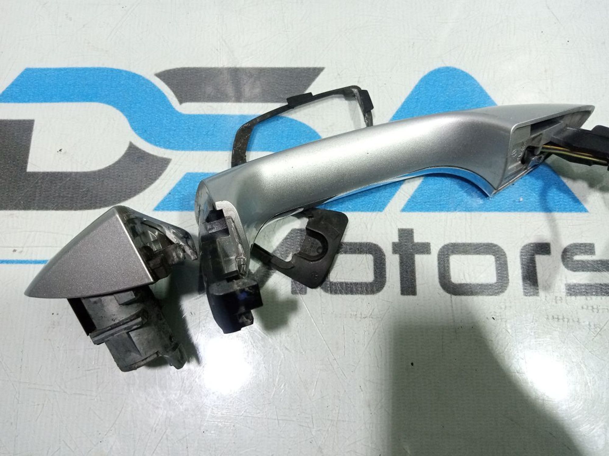 https://gcs.partsauto.market/rn-stockpro.appspot.com/thmbs/userImages/b7628e092085f1f91467af1afb6e7630/part/c88ca0d1-76fa-43dc-9fc8-e1cfd2b02091_1748850028169.jpg
