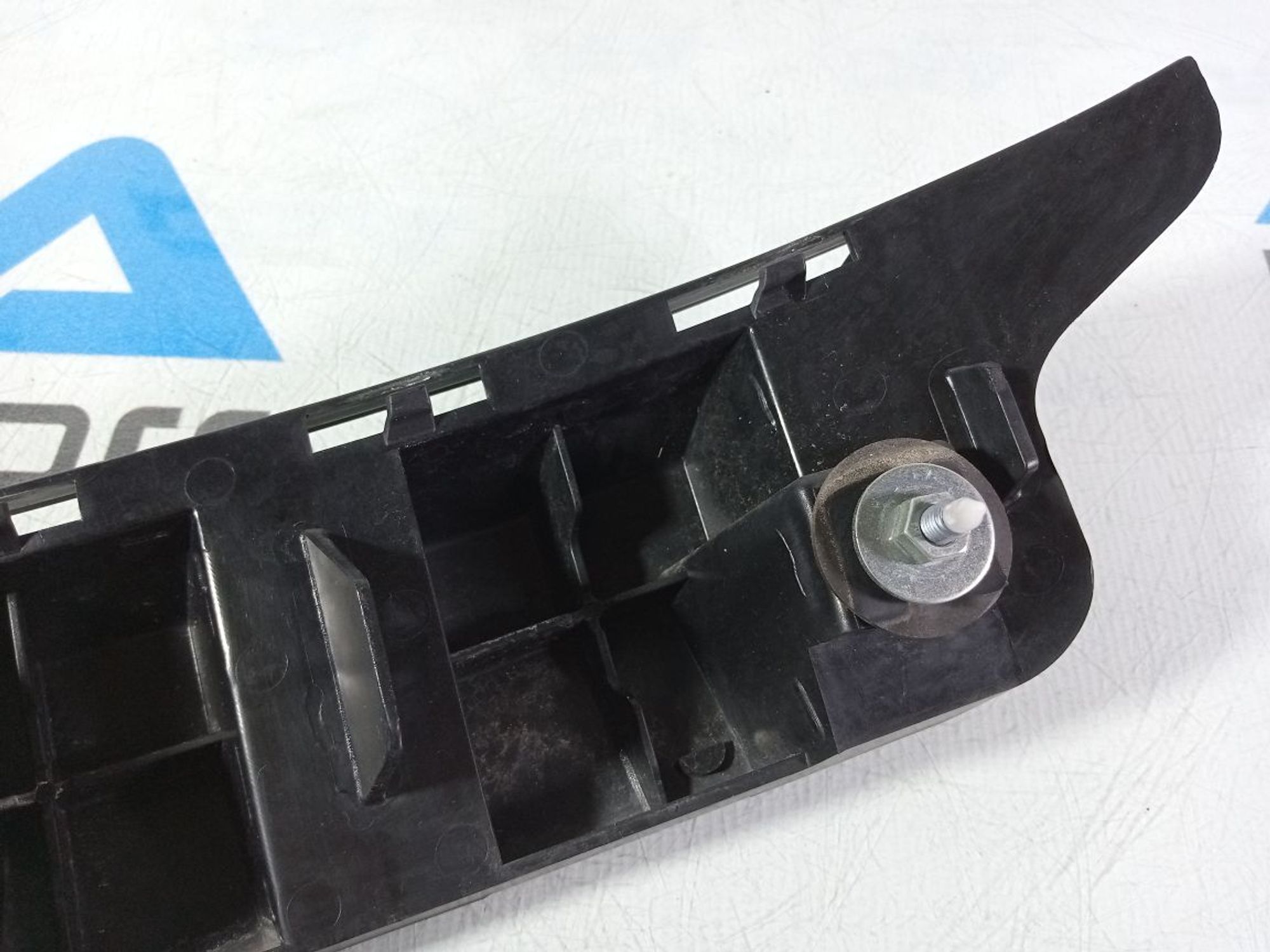 https://gcs.partsauto.market/rn-stockpro.appspot.com/thmbs/userImages/b7628e092085f1f91467af1afb6e7630/part/c901642e-f679-41de-b666-cedc39bcb6fd_1747027204734.jpg