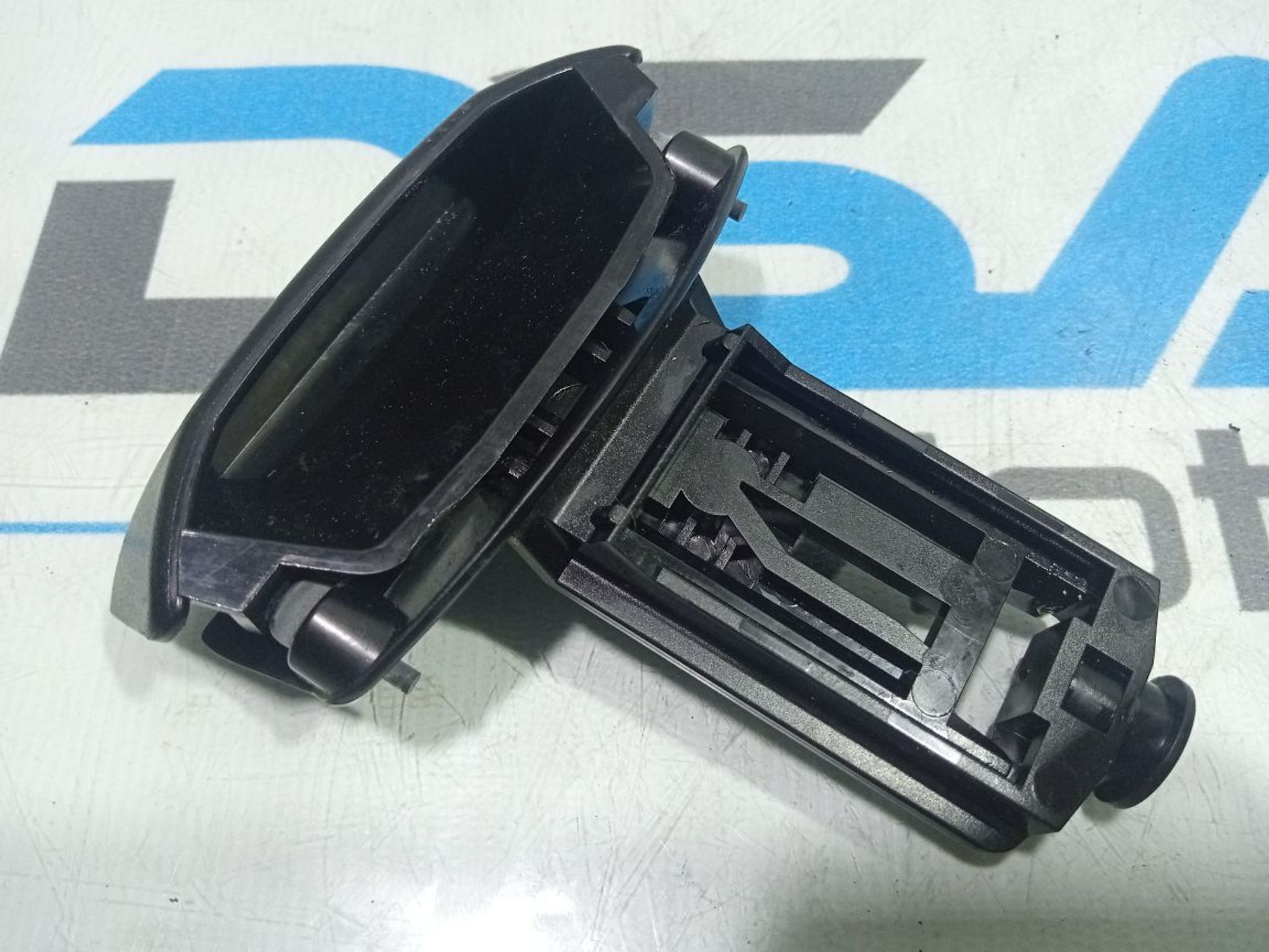 https://gcs.partsauto.market/rn-stockpro.appspot.com/thmbs/userImages/b7628e092085f1f91467af1afb6e7630/part/c980a4ed-50c6-423f-a378-78110b40e7d6_1748869513533.jpg