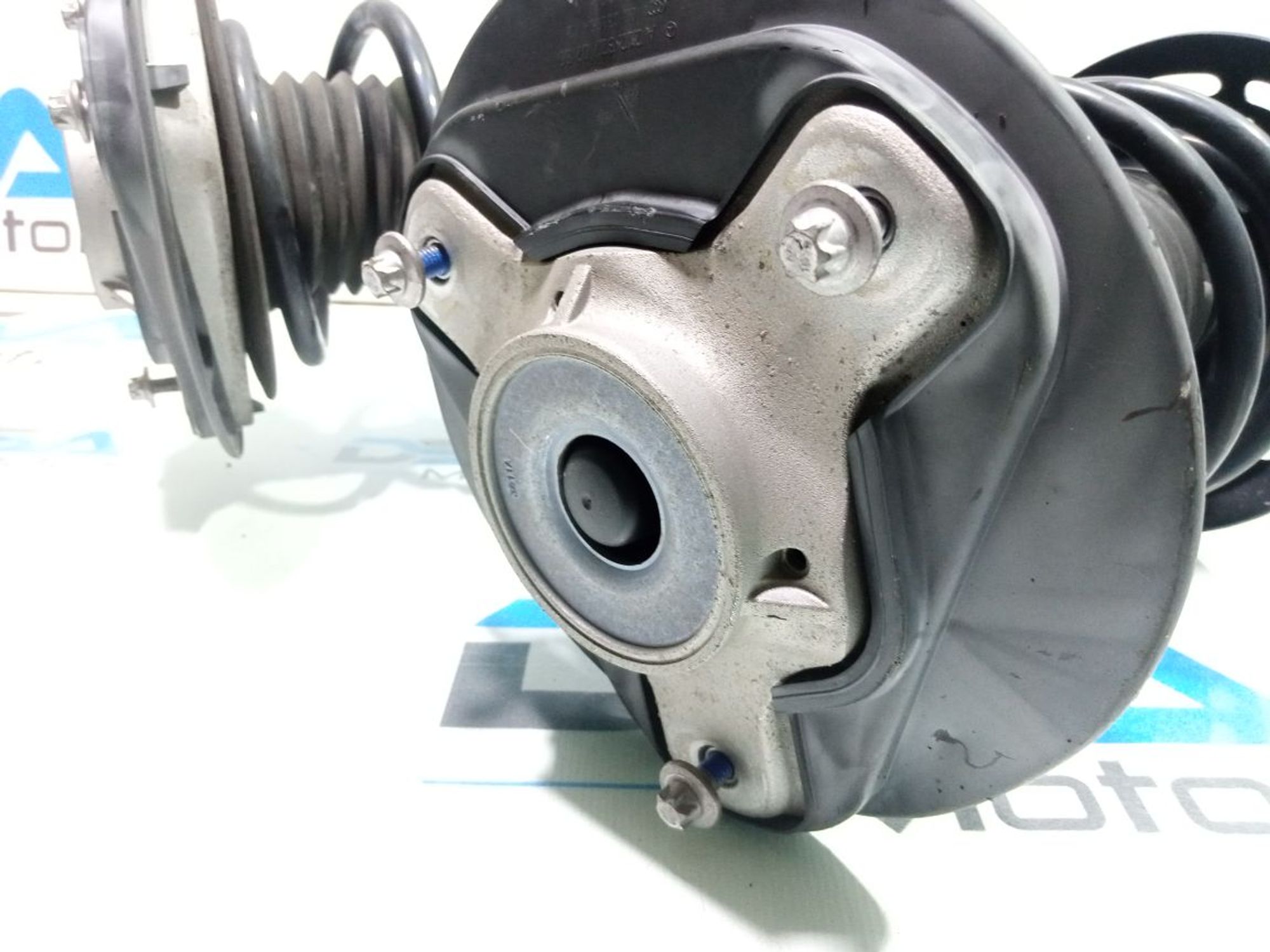 https://gcs.partsauto.market/rn-stockpro.appspot.com/thmbs/userImages/b7628e092085f1f91467af1afb6e7630/part/c995e08f-1a5a-4fdf-8d12-cfcaa412f883_1748282608355.jpg