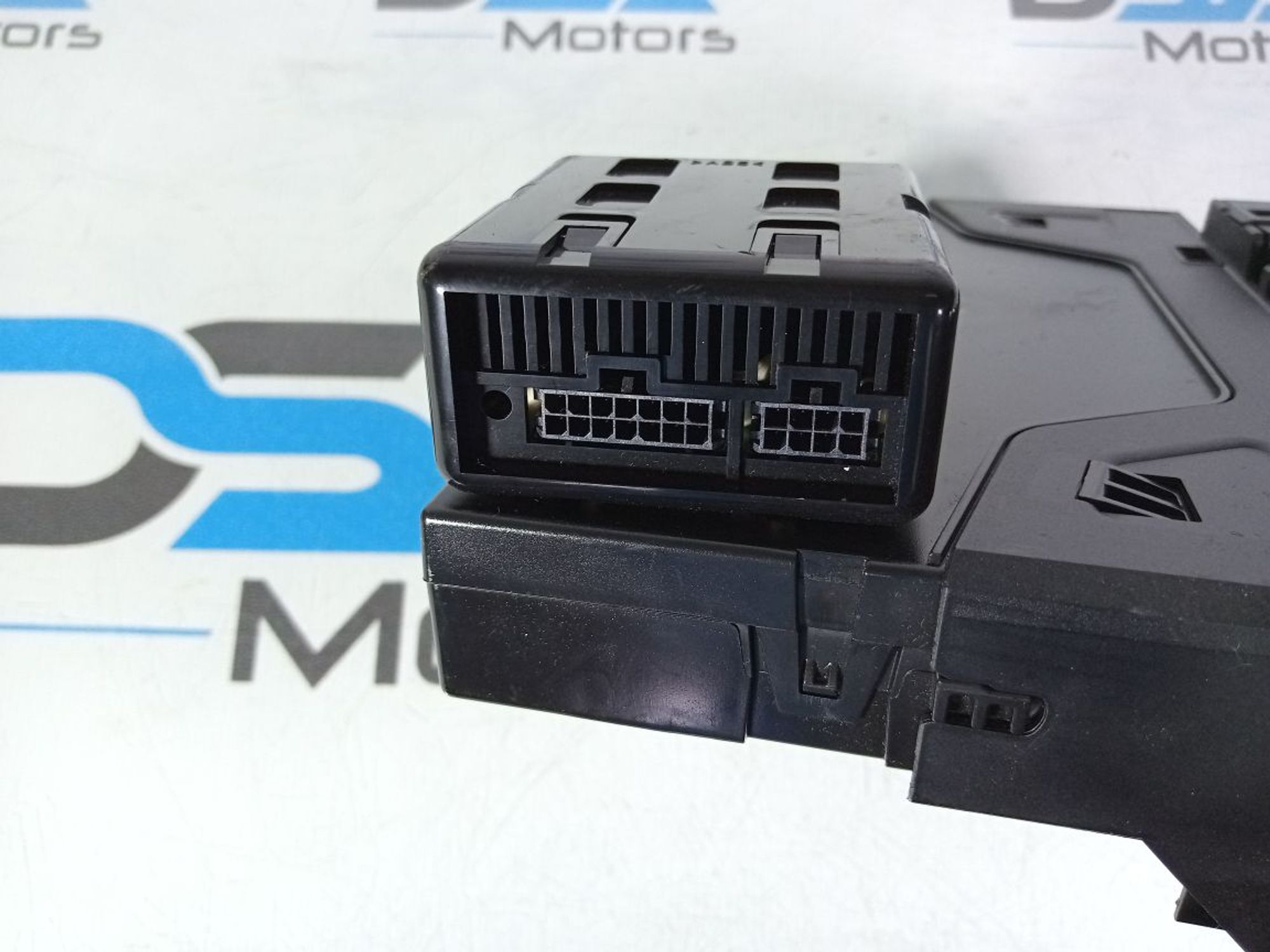 https://gcs.partsauto.market/rn-stockpro.appspot.com/thmbs/userImages/b7628e092085f1f91467af1afb6e7630/part/ca3c1e99-609f-4127-87a9-00f4247d08e4_1746002803976.jpg