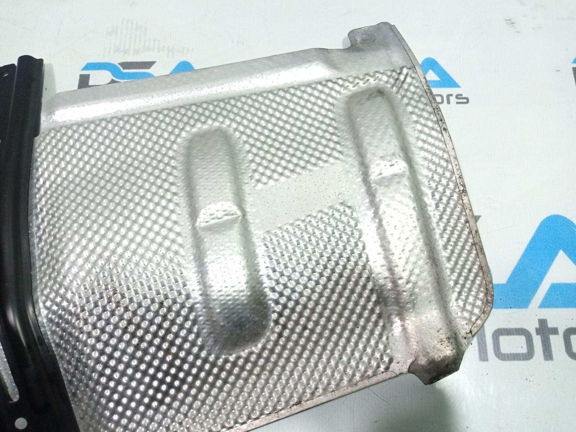 https://gcs.partsauto.market/rn-stockpro.appspot.com/thmbs/userImages/b7628e092085f1f91467af1afb6e7630/part/ca62ee14-ef8b-47fd-916b-41611432c76a_1747848711545.jpg