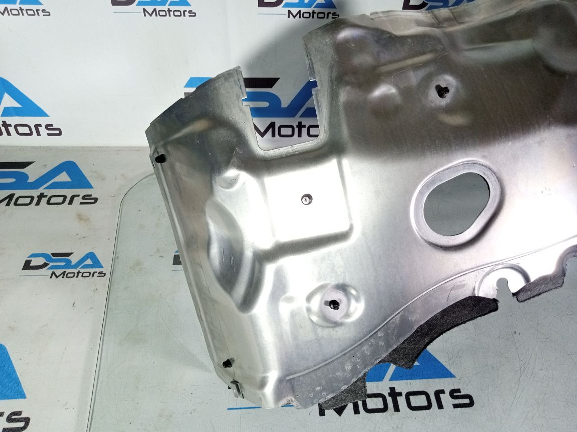 https://gcs.partsauto.market/rn-stockpro.appspot.com/thmbs/userImages/b7628e092085f1f91467af1afb6e7630/part/ce06ff52-bc49-4e55-af64-1326340b0e97_1746960212368.jpg