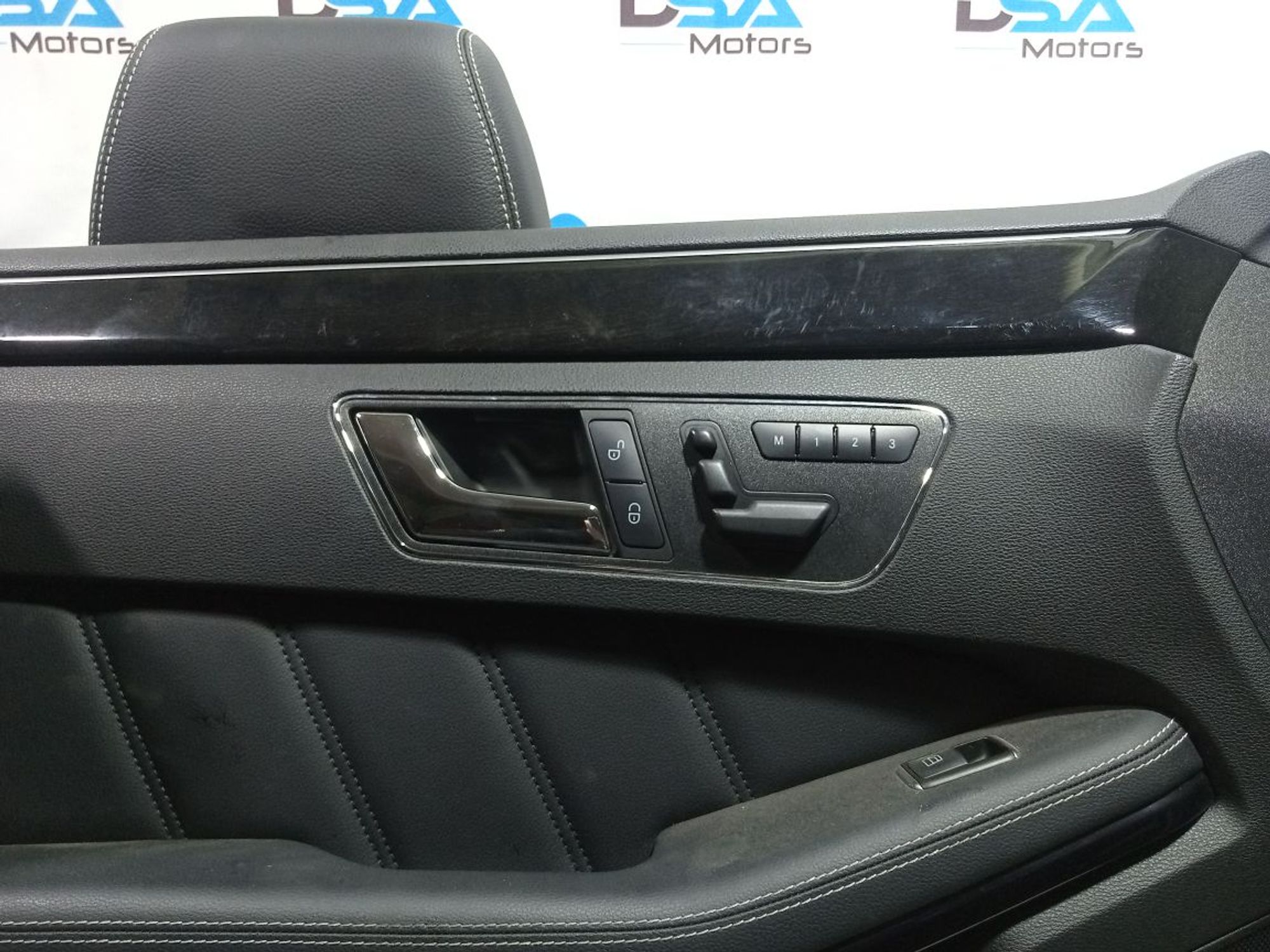 https://gcs.partsauto.market/rn-stockpro.appspot.com/thmbs/userImages/b7628e092085f1f91467af1afb6e7630/part/ce3b1319-8ccd-4f28-8a2c-f23f7ddd9b1c_1748924833371.jpg
