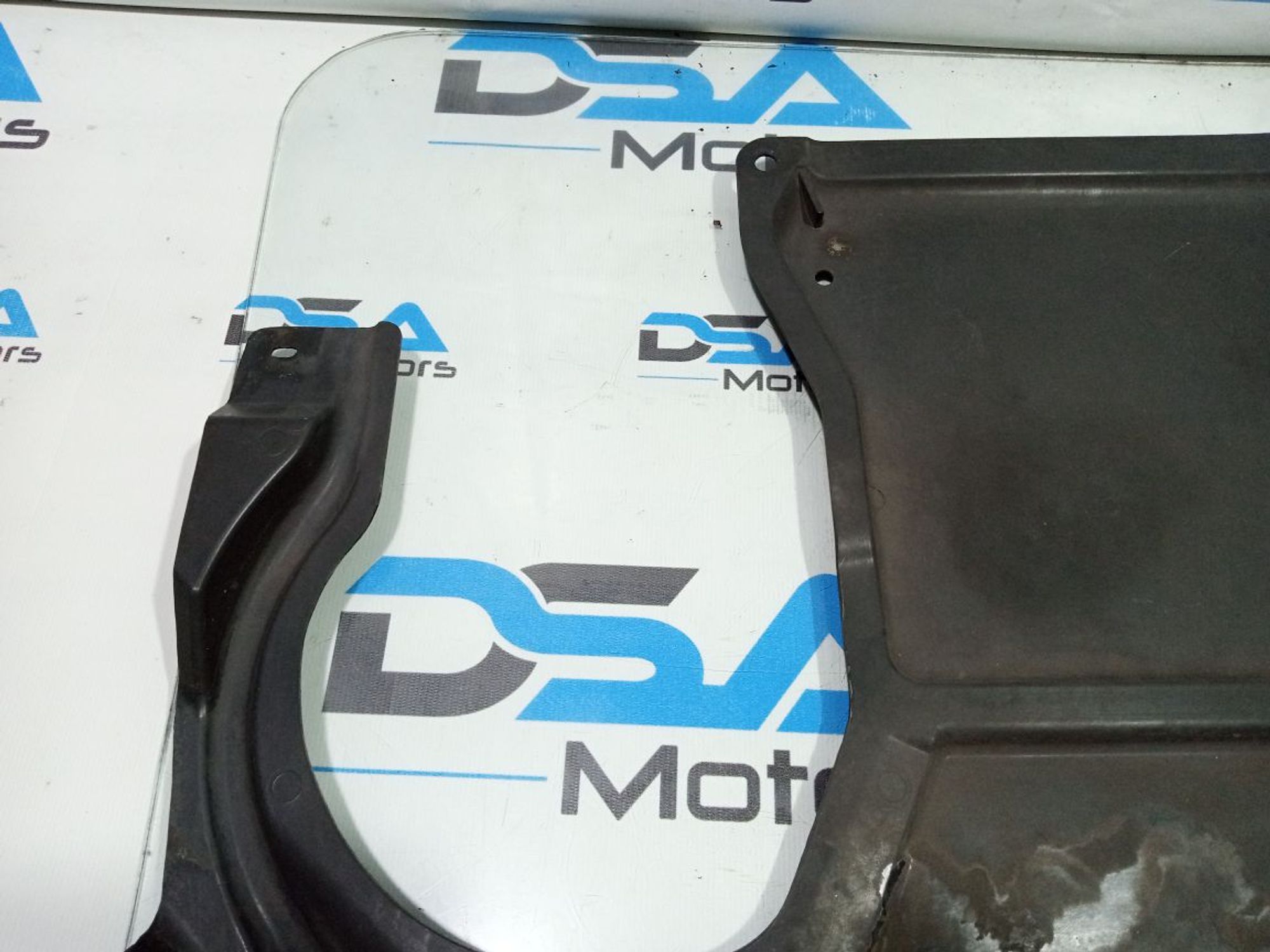 https://gcs.partsauto.market/rn-stockpro.appspot.com/thmbs/userImages/b7628e092085f1f91467af1afb6e7630/part/ced61235-c96e-4969-8579-55908da2e865_1747763001091.jpg