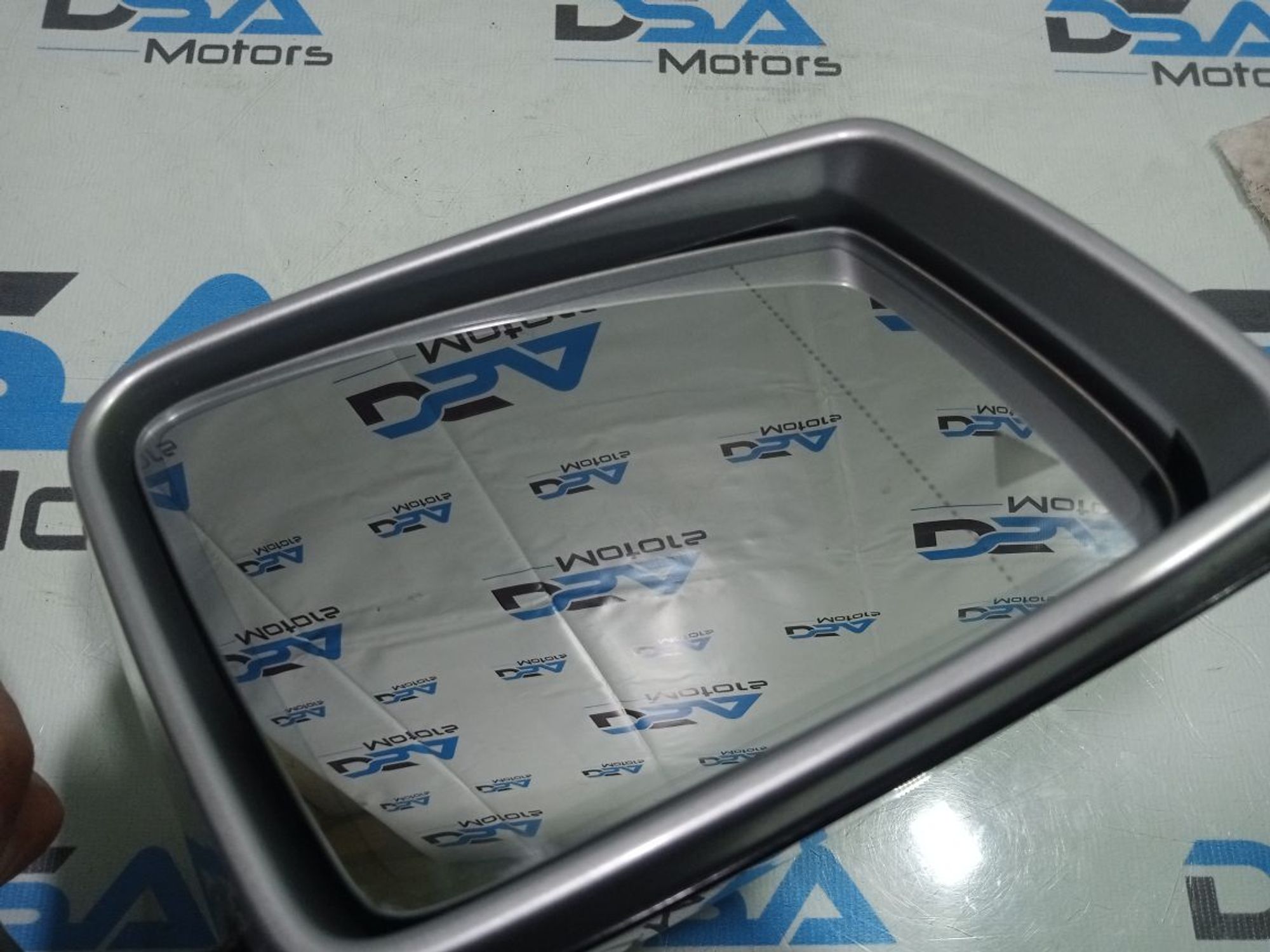 https://gcs.partsauto.market/rn-stockpro.appspot.com/thmbs/userImages/b7628e092085f1f91467af1afb6e7630/part/cfb6bb6b-ce8f-4738-a1a8-0162a5276a3c_1748279703210.jpg
